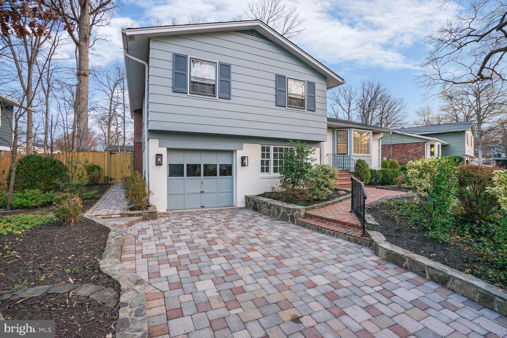 RIVERSIDE ESTATES - Residential