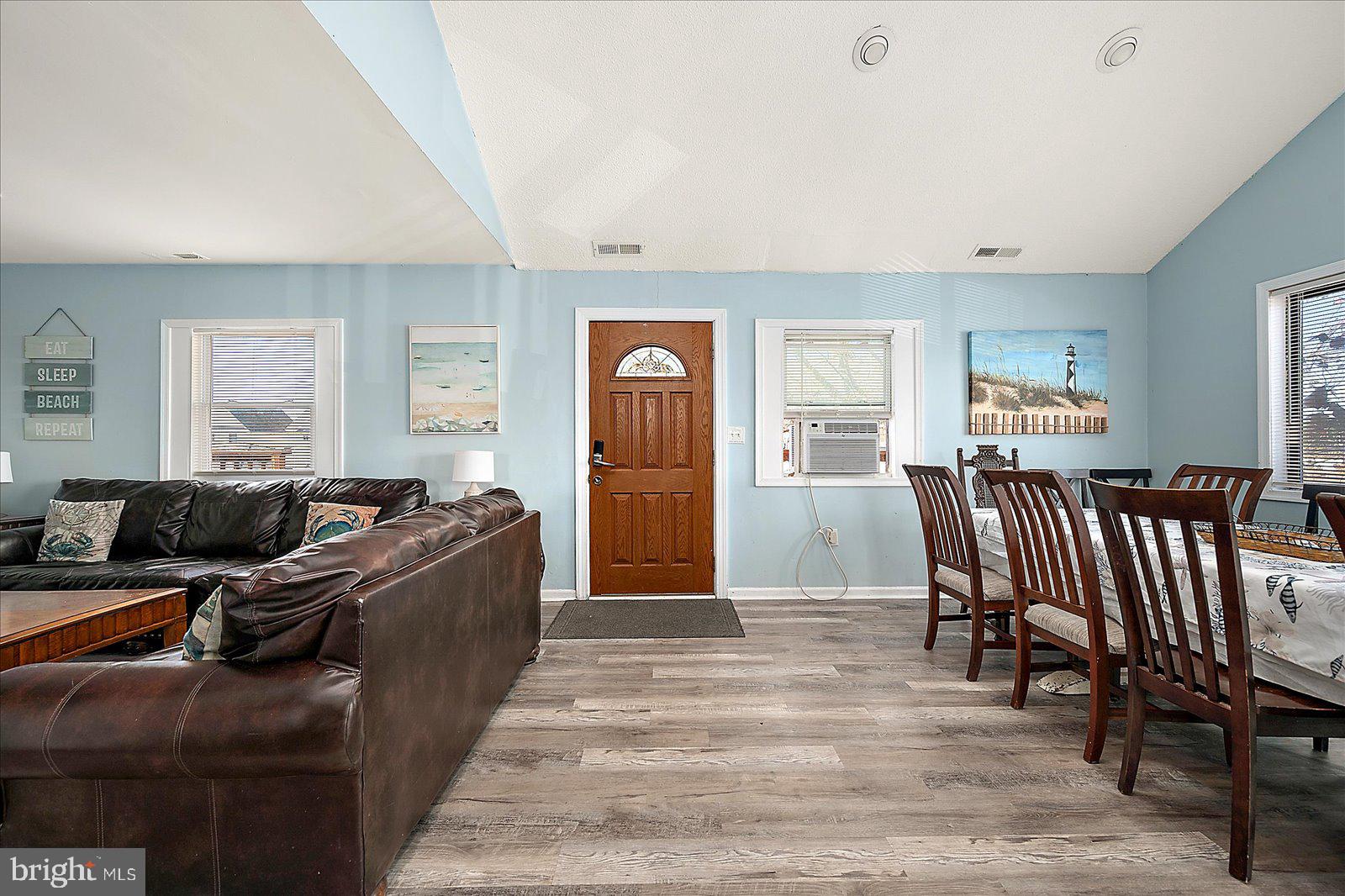 323 ROBIN DRIVE
