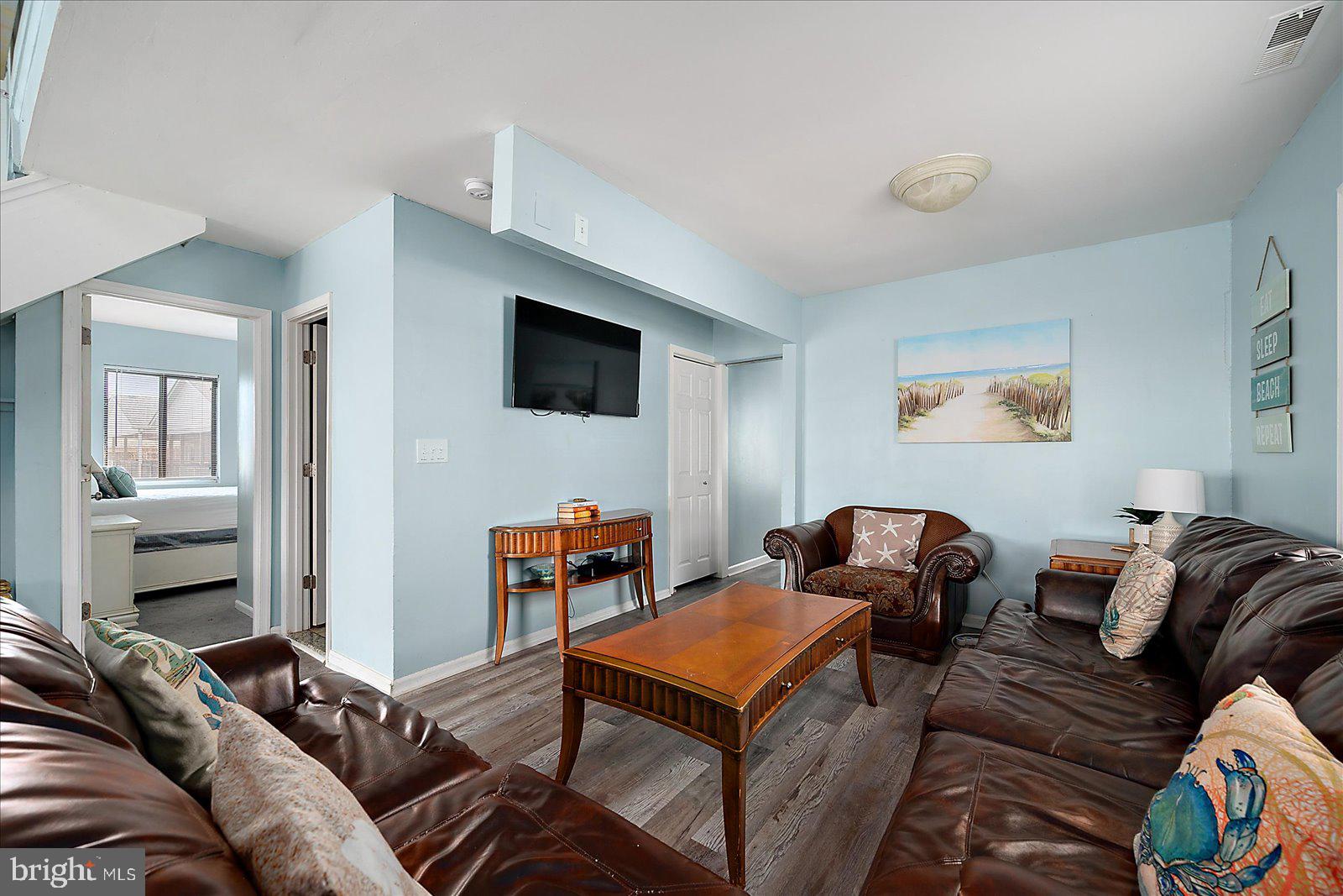 323 ROBIN DRIVE