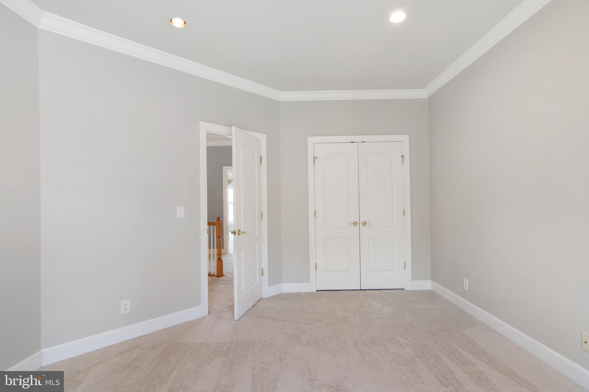 POTOMAC OVERLOOK - Residential