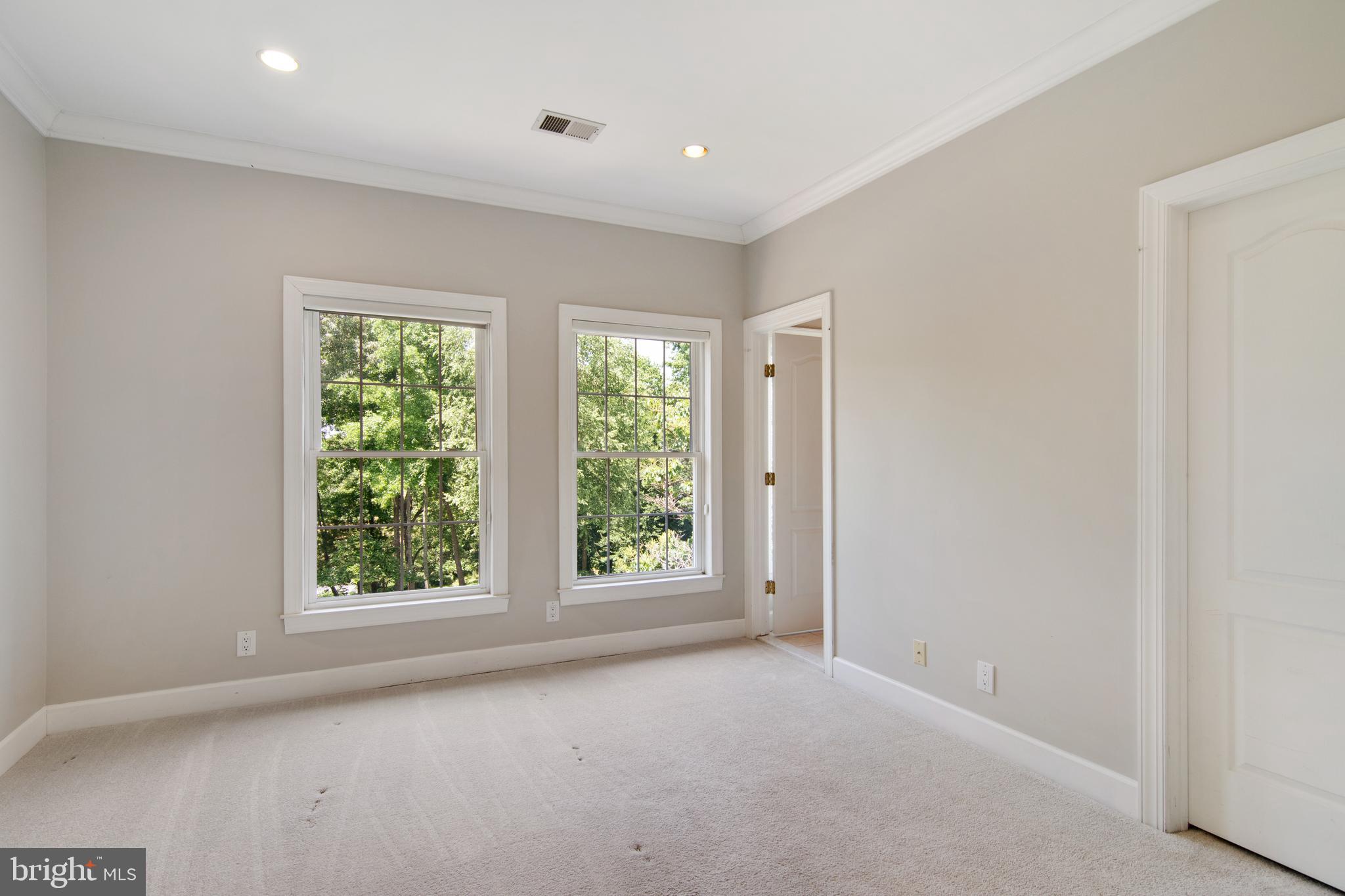 POTOMAC OVERLOOK - Residential