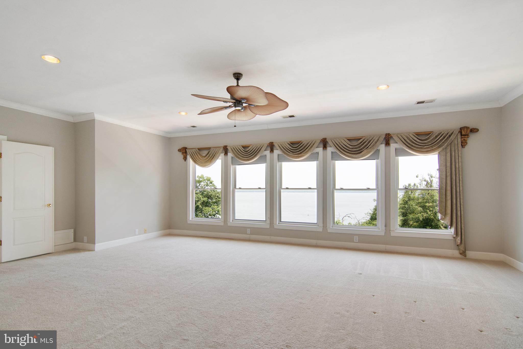 POTOMAC OVERLOOK - Residential