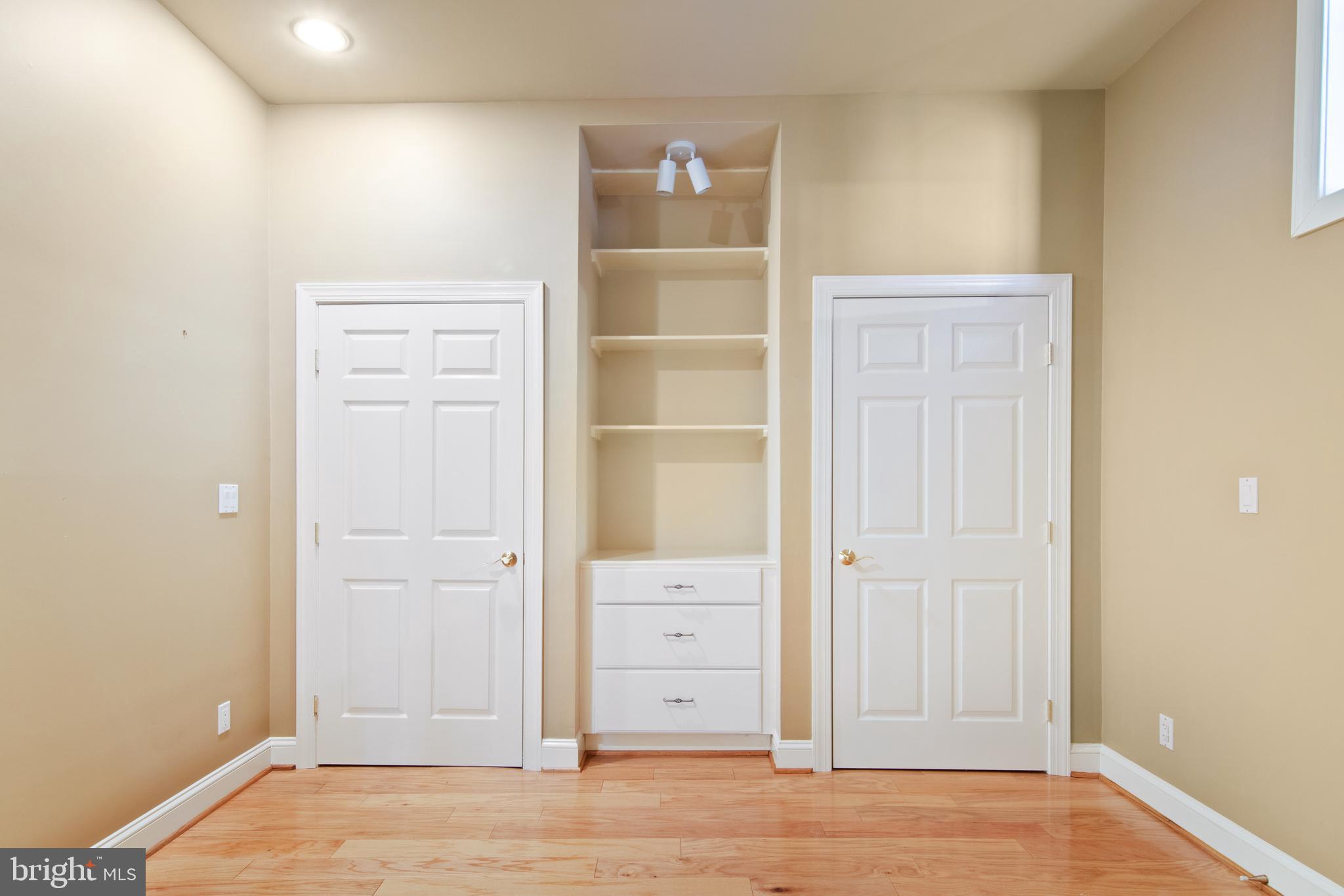 POTOMAC OVERLOOK - Residential