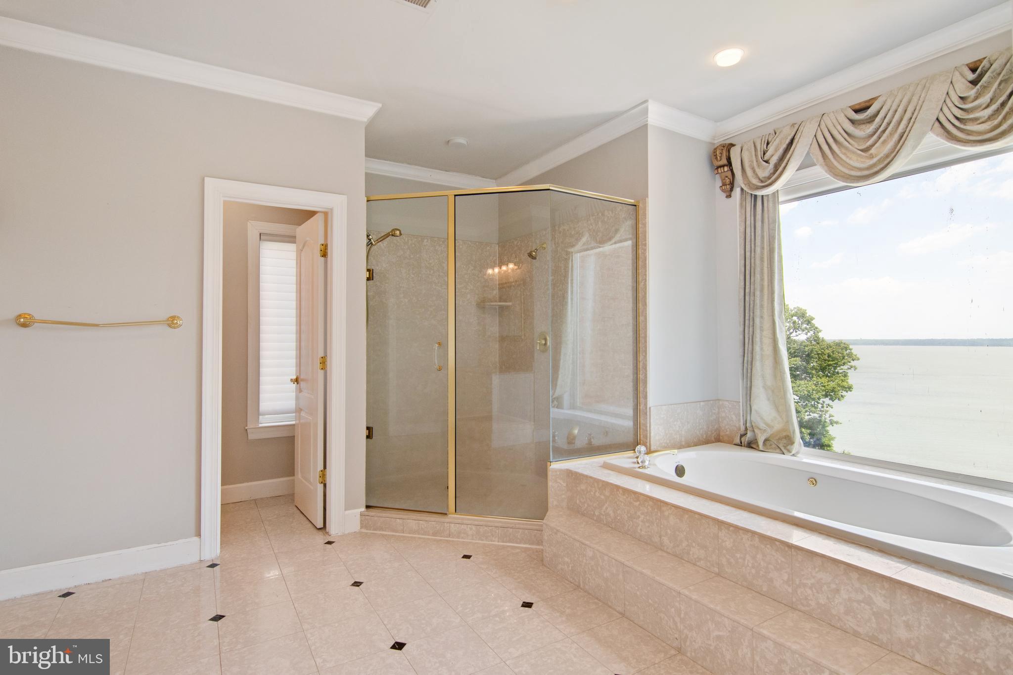 POTOMAC OVERLOOK - Residential