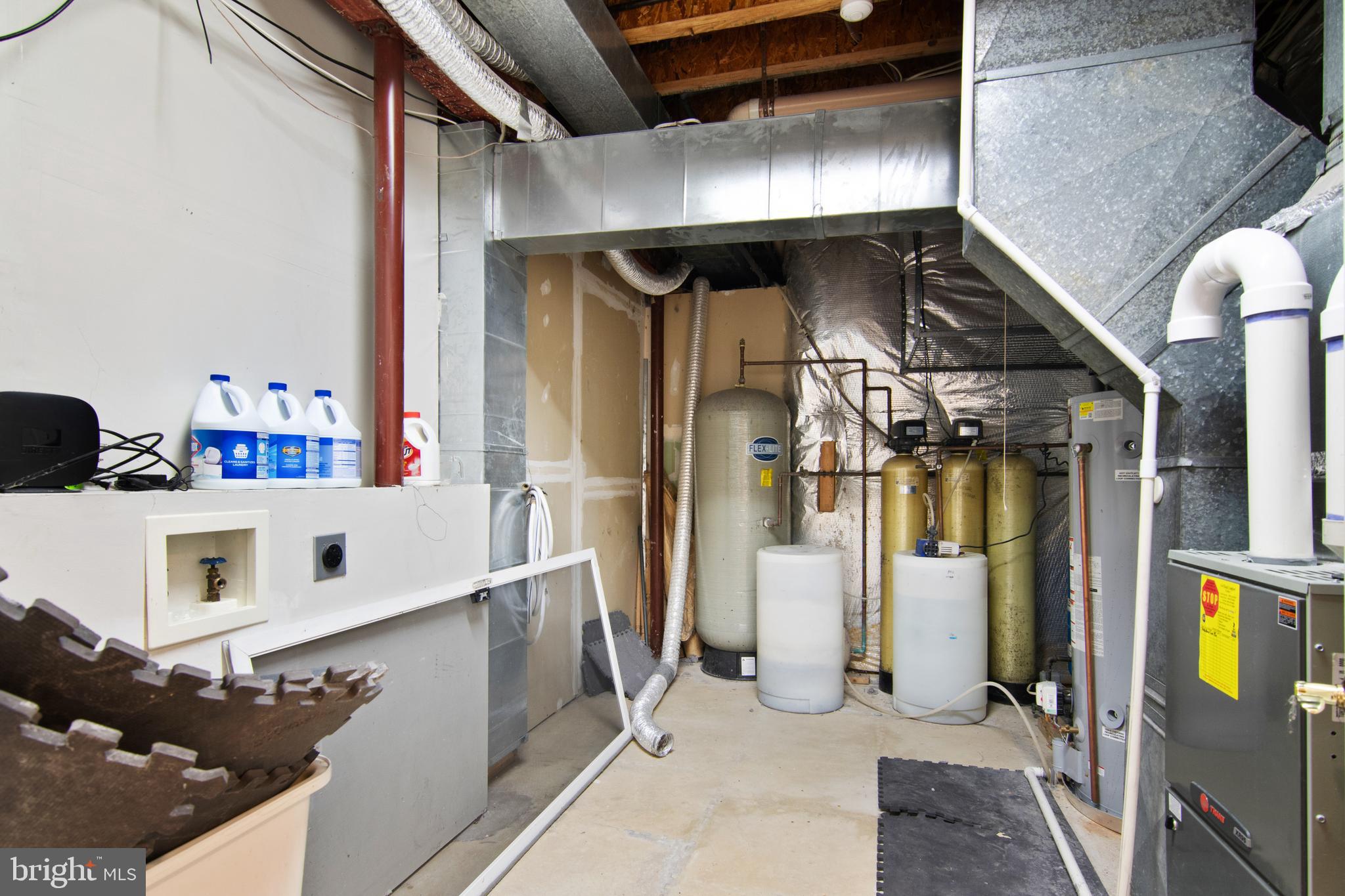 POTOMAC OVERLOOK - Residential