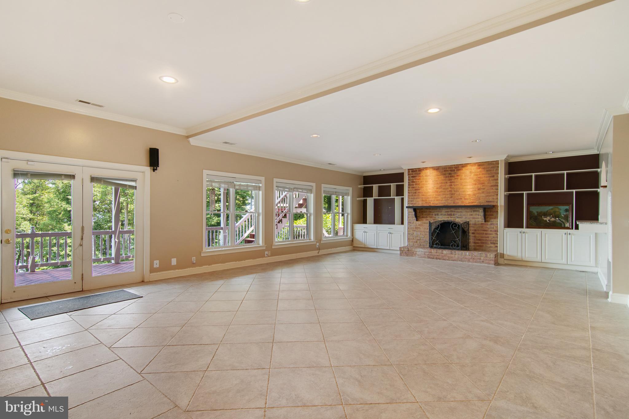 POTOMAC OVERLOOK - Residential