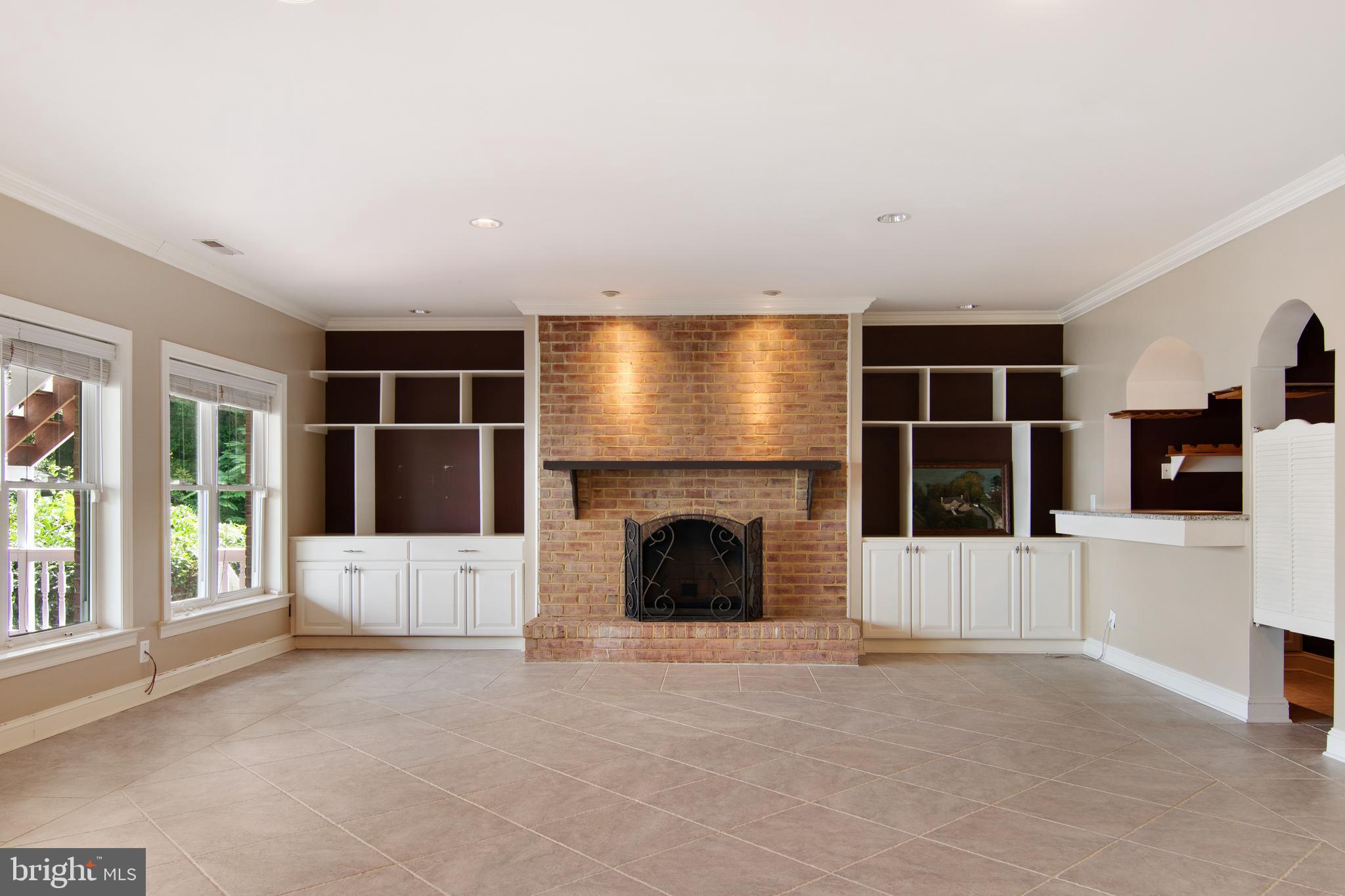 POTOMAC OVERLOOK - Residential