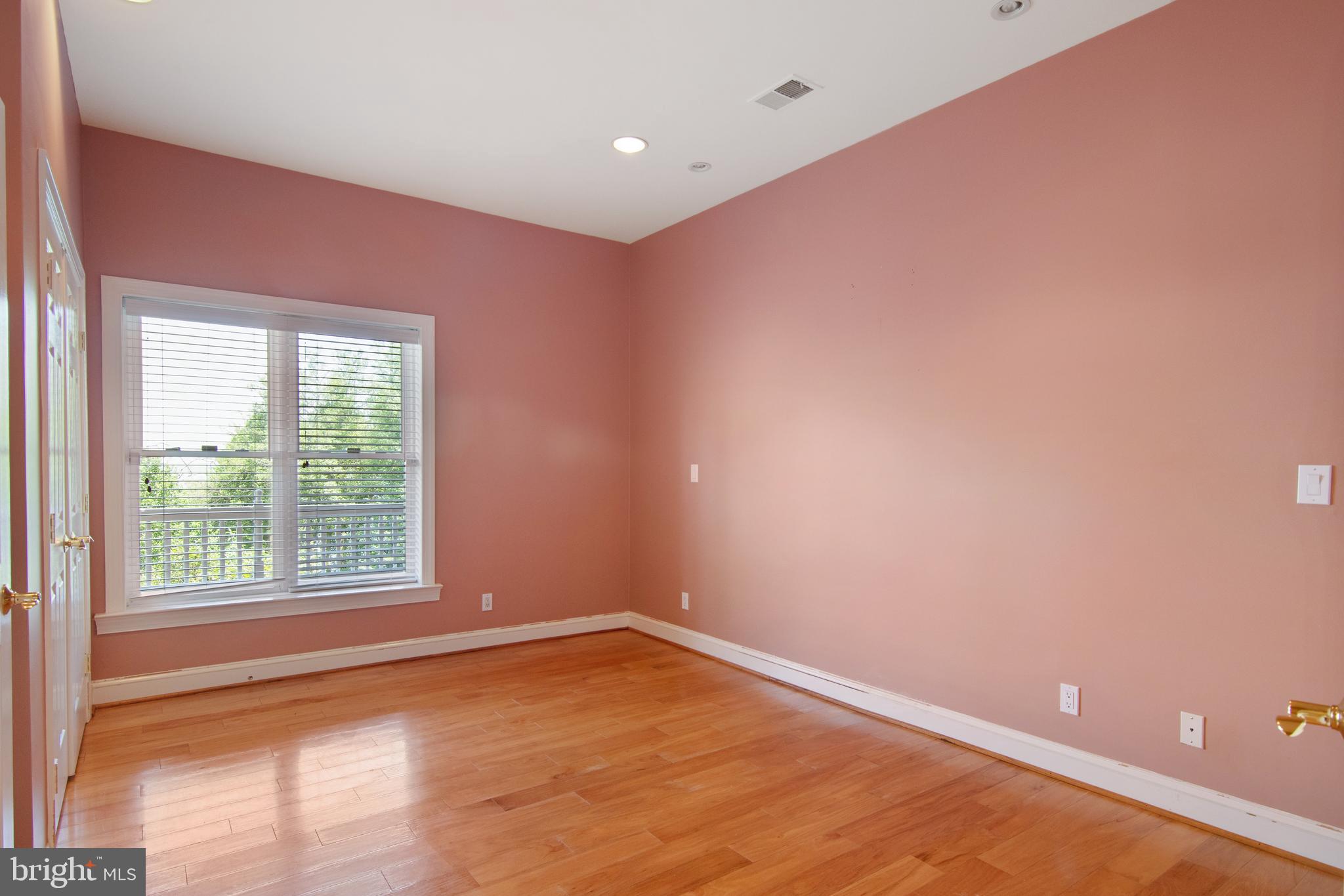 POTOMAC OVERLOOK - Residential