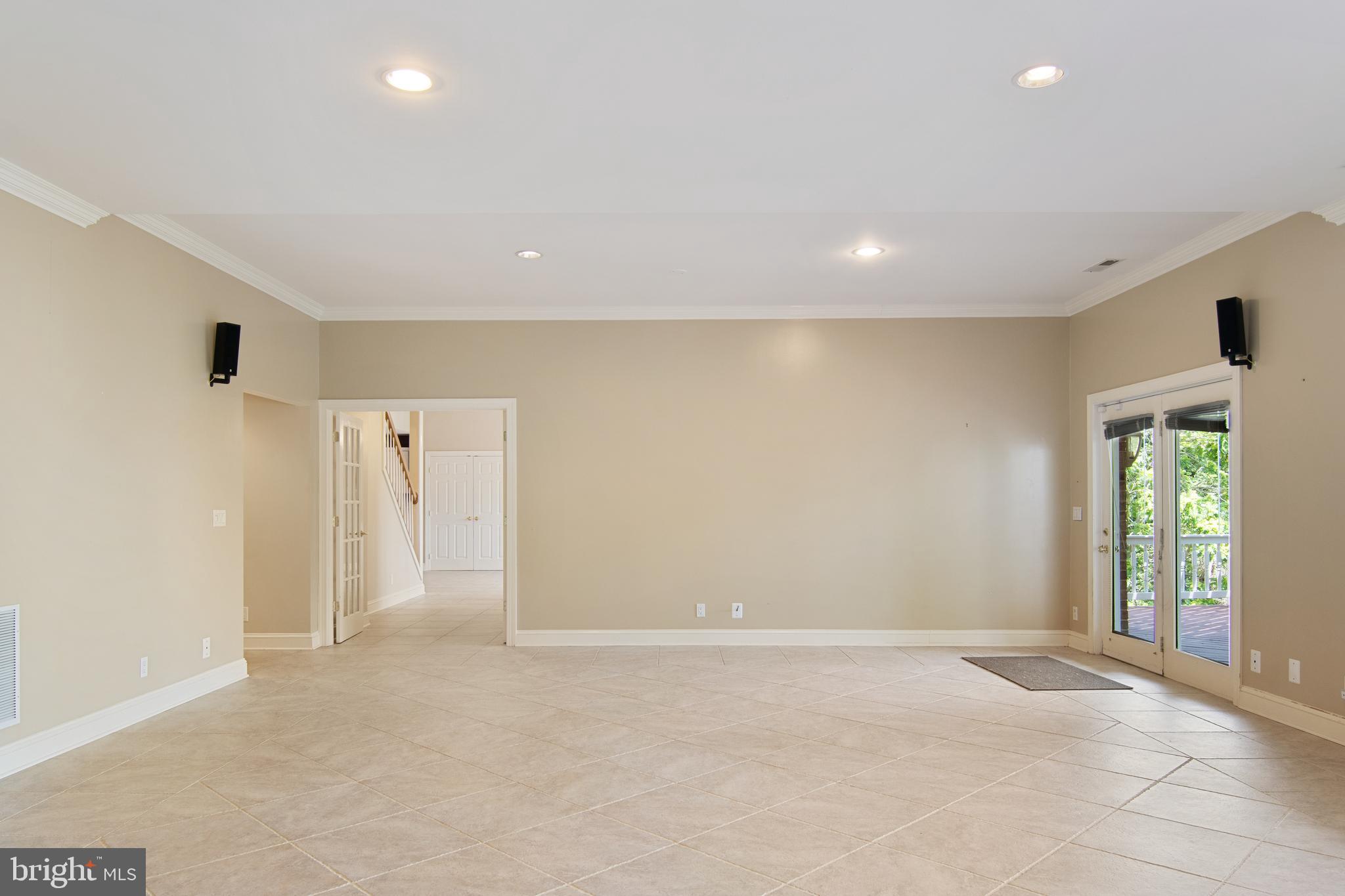 POTOMAC OVERLOOK - Residential