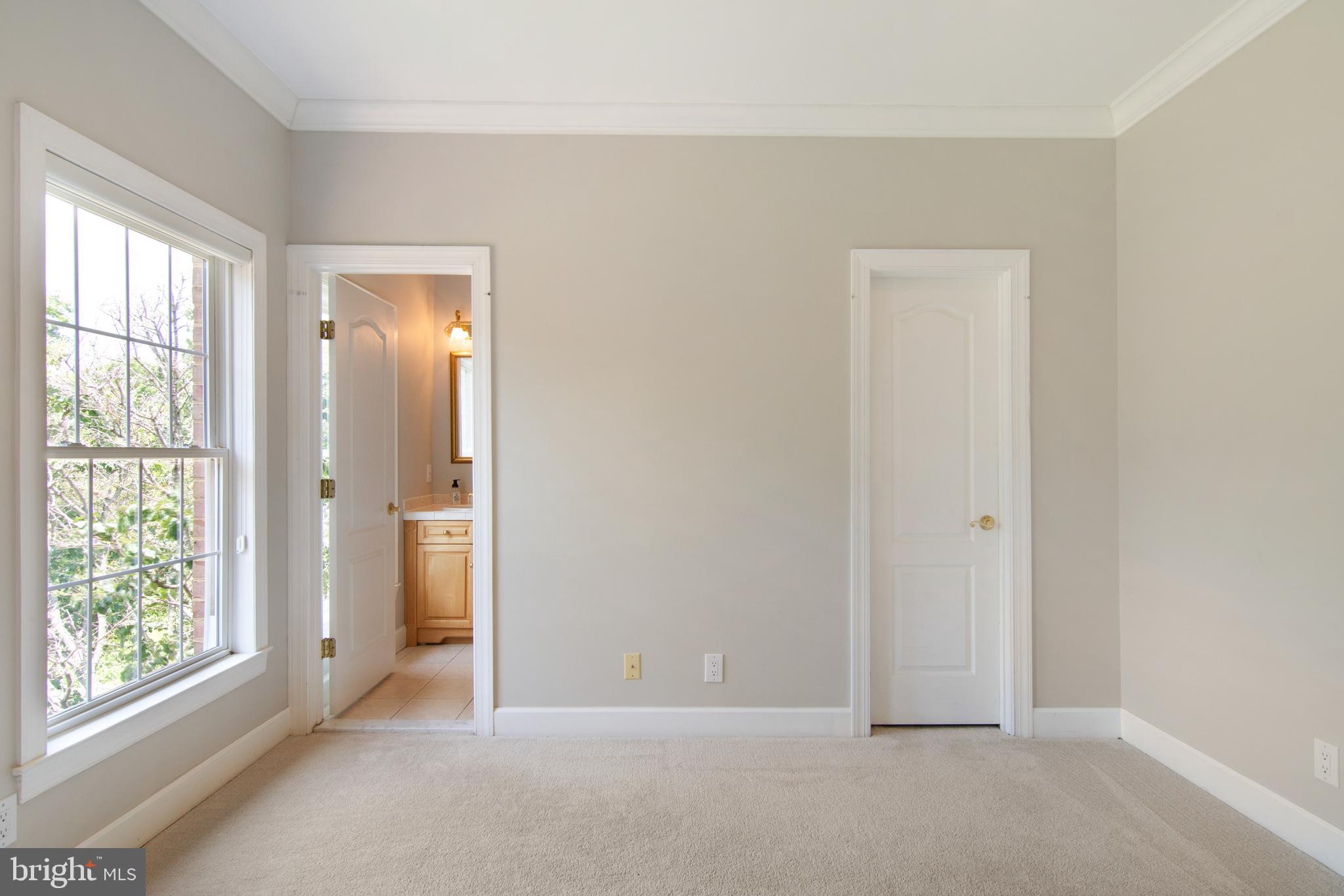 POTOMAC OVERLOOK - Residential