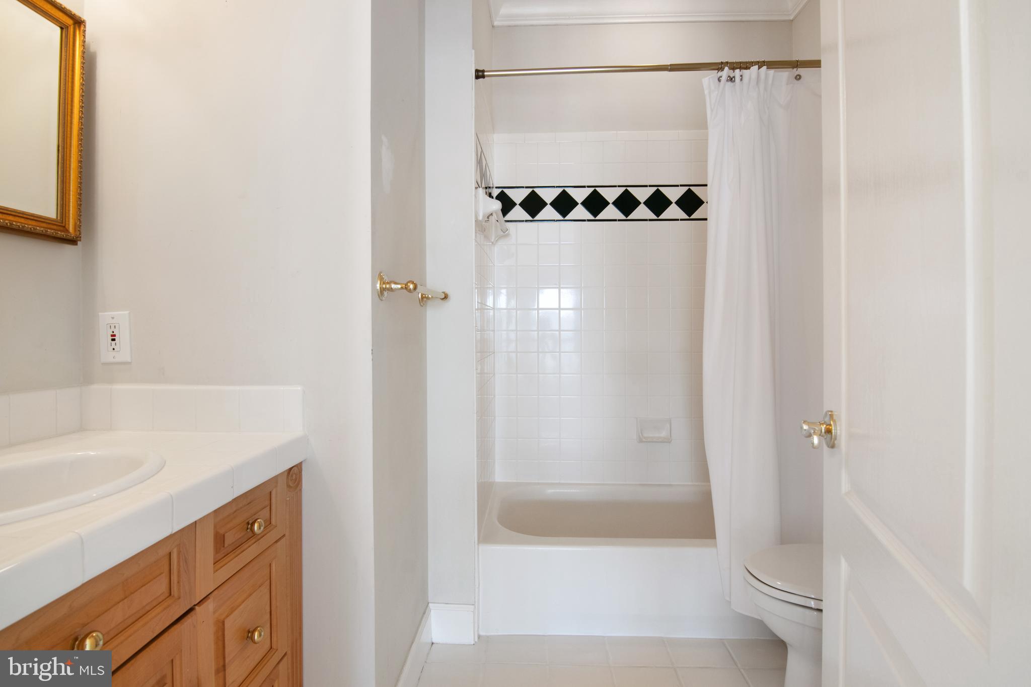 POTOMAC OVERLOOK - Residential