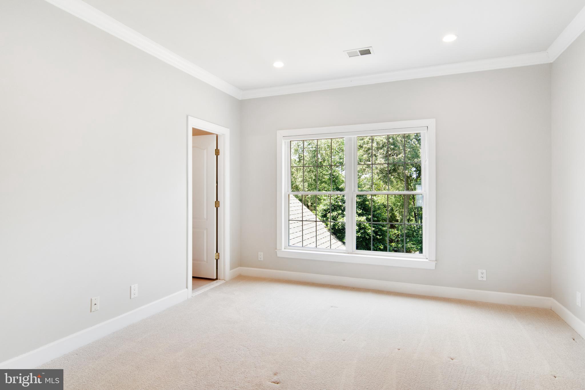 POTOMAC OVERLOOK - Residential