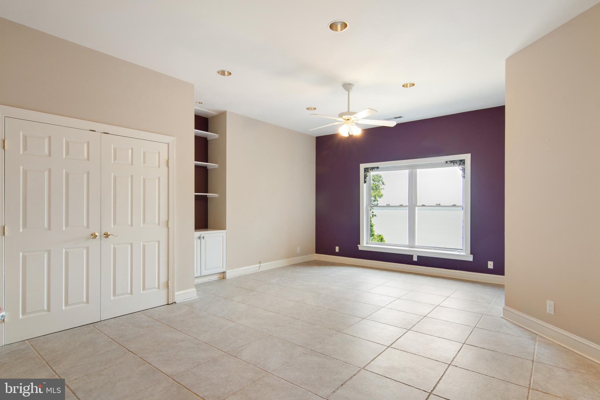 POTOMAC OVERLOOK - Residential