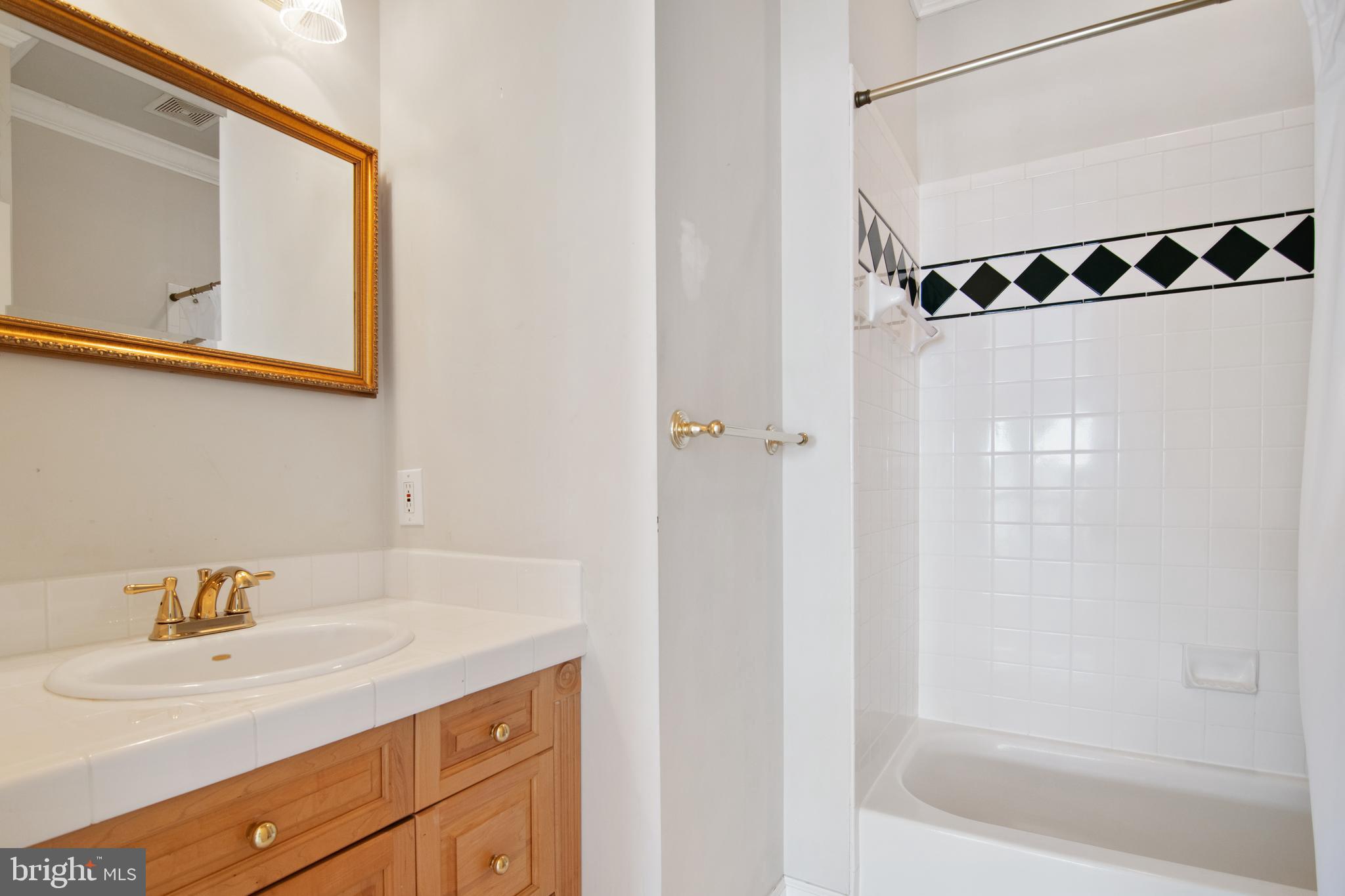 POTOMAC OVERLOOK - Residential