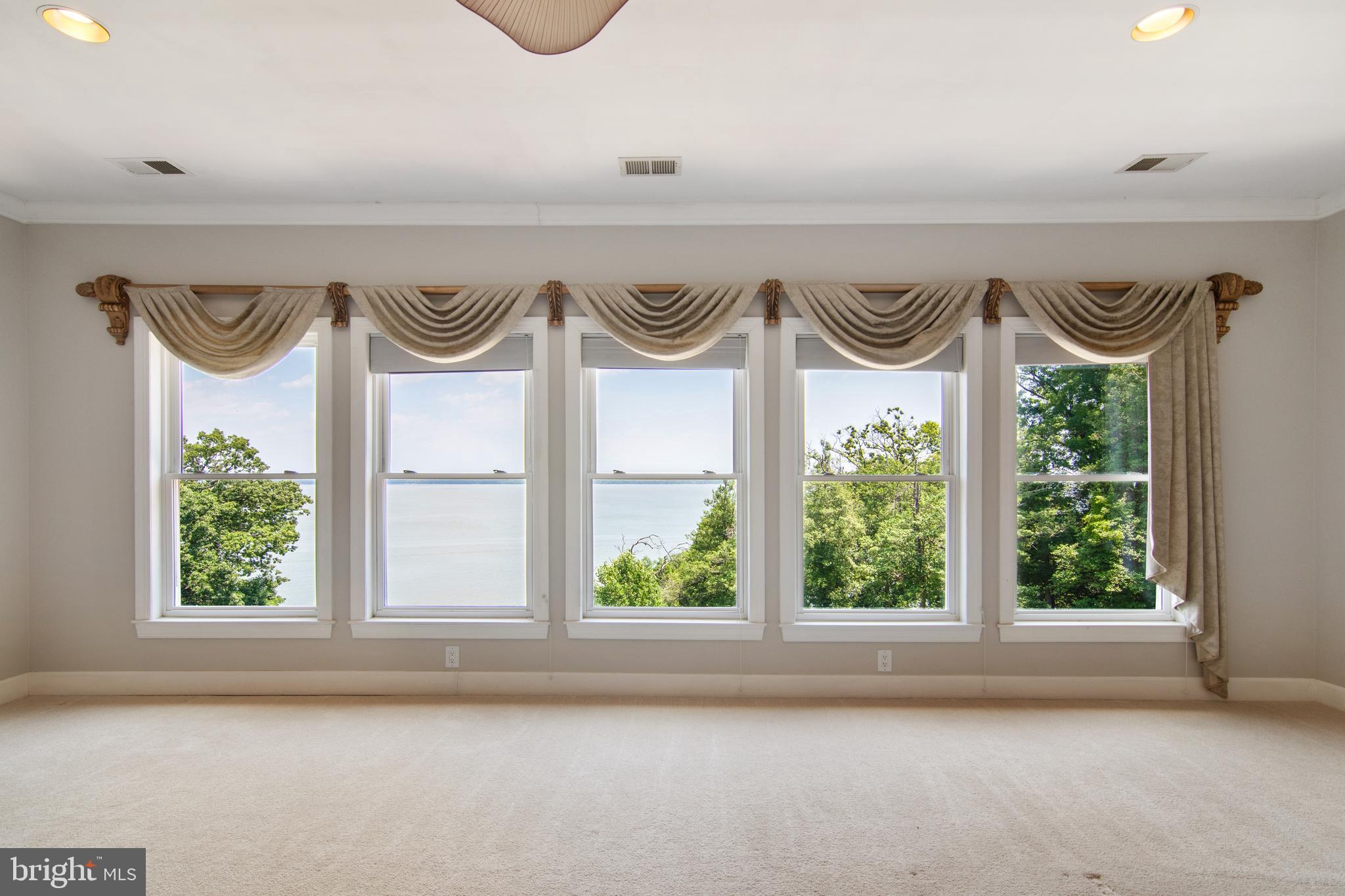 POTOMAC OVERLOOK - Residential