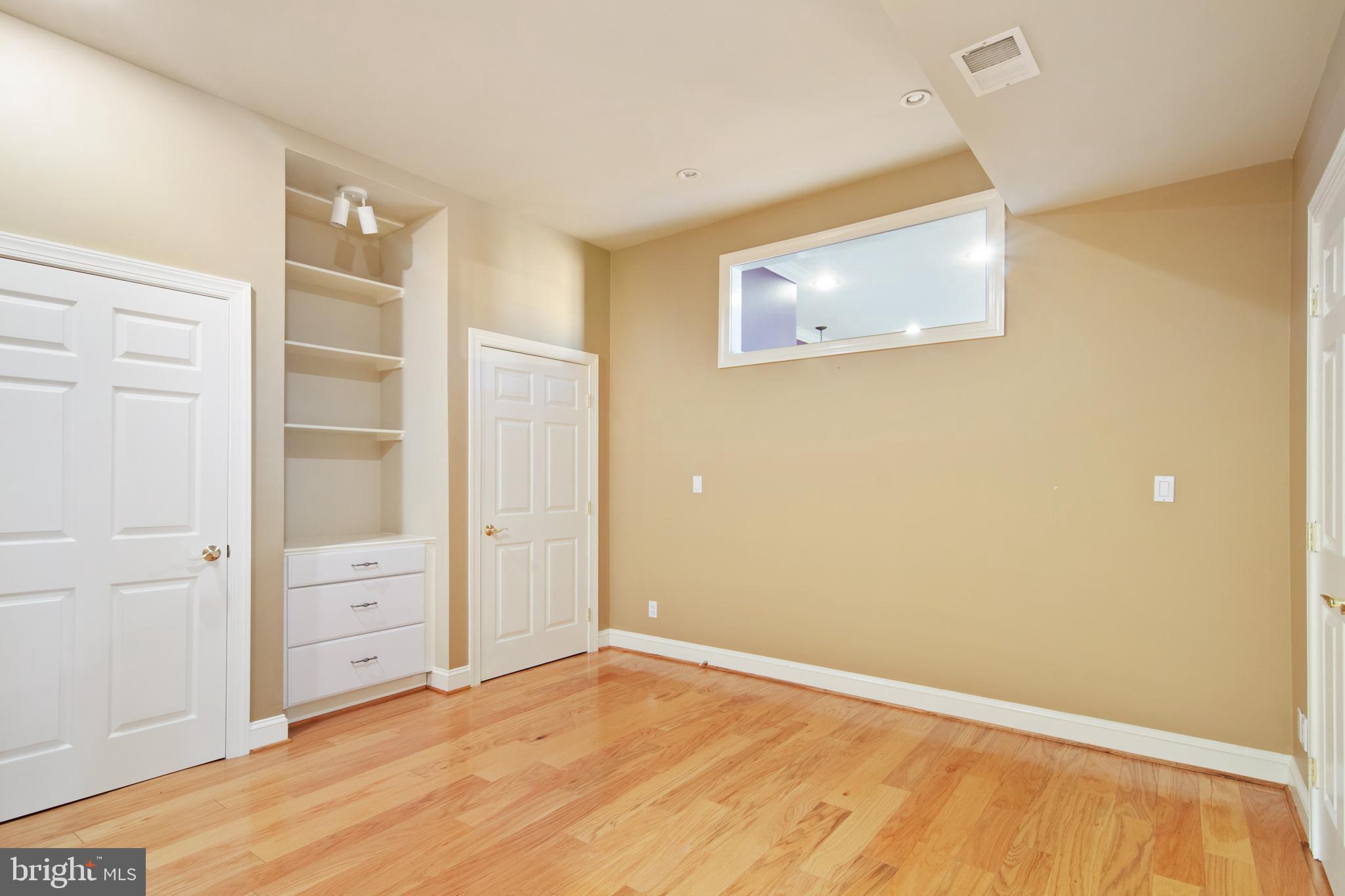 POTOMAC OVERLOOK - Residential