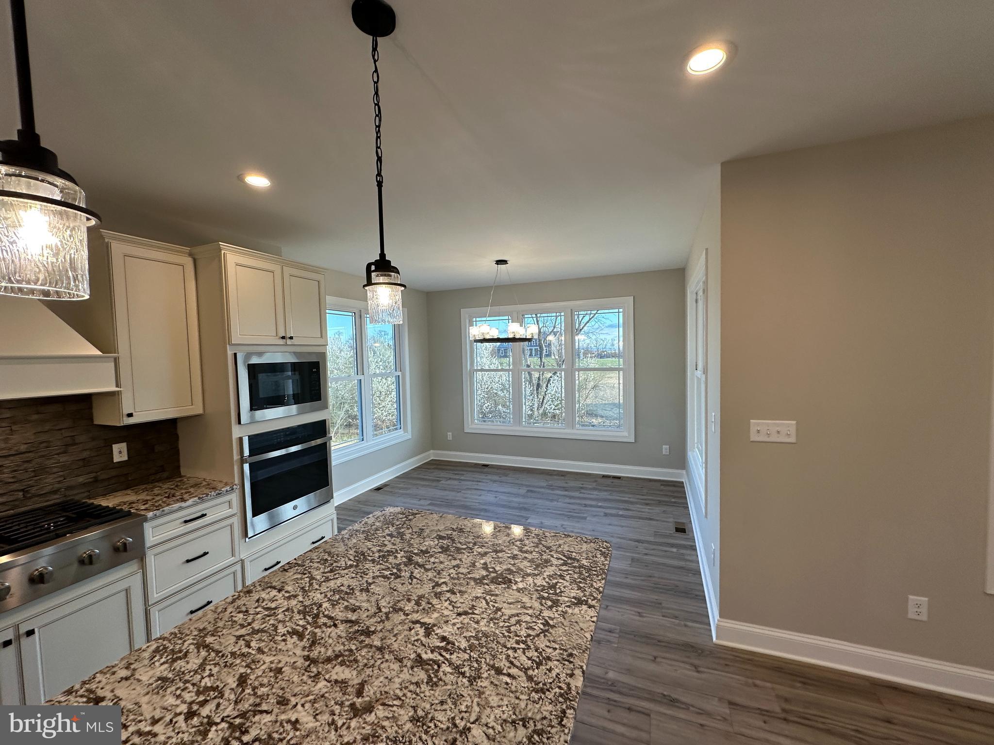 SOUTHERN HILLS - Residential