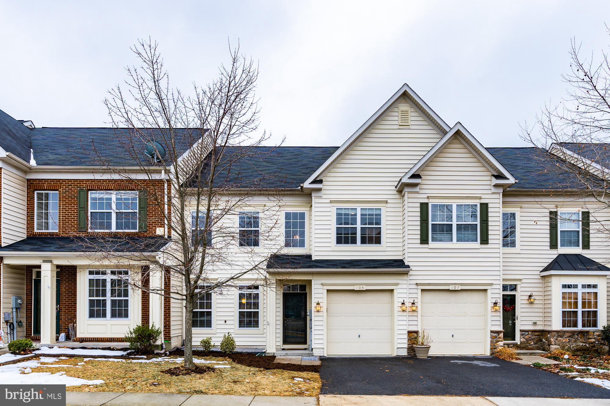 WAKELAND MANOR - Residential Lease