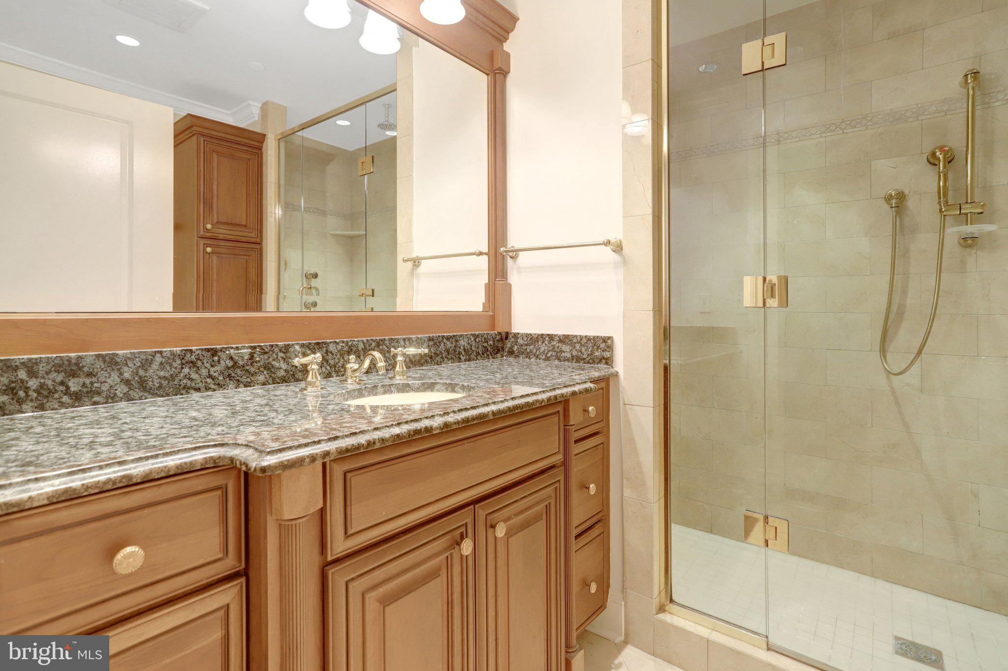 ROSSLYN - Residential