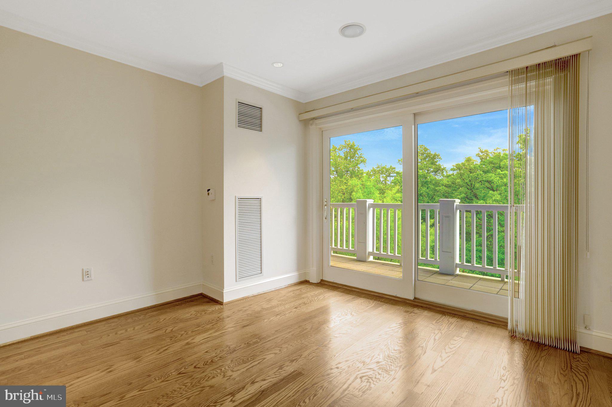 ROSSLYN - Residential