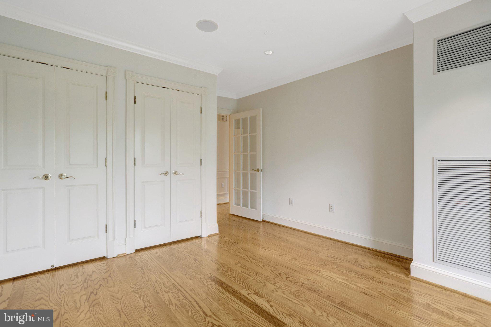 ROSSLYN - Residential