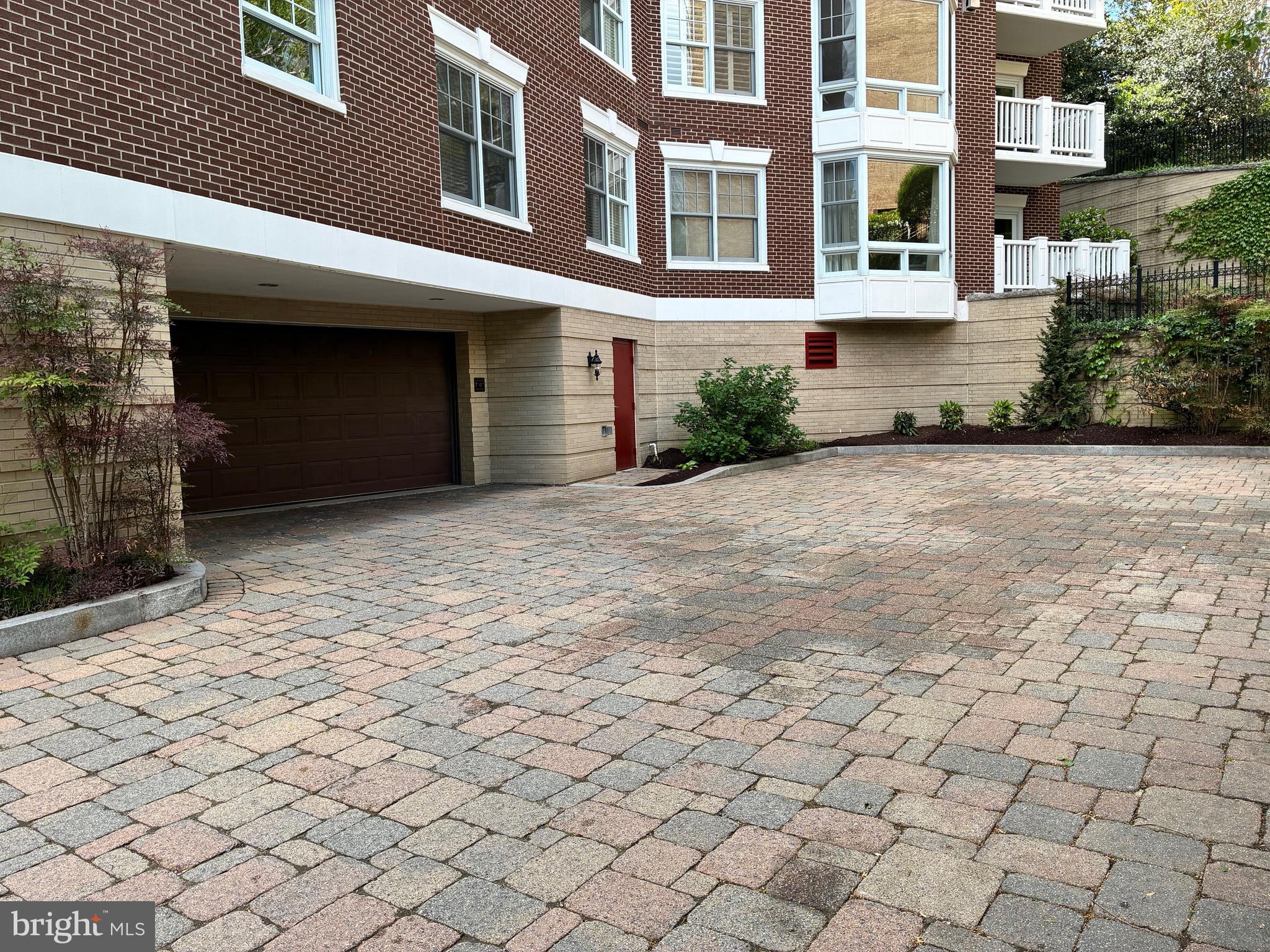 ROSSLYN - Residential