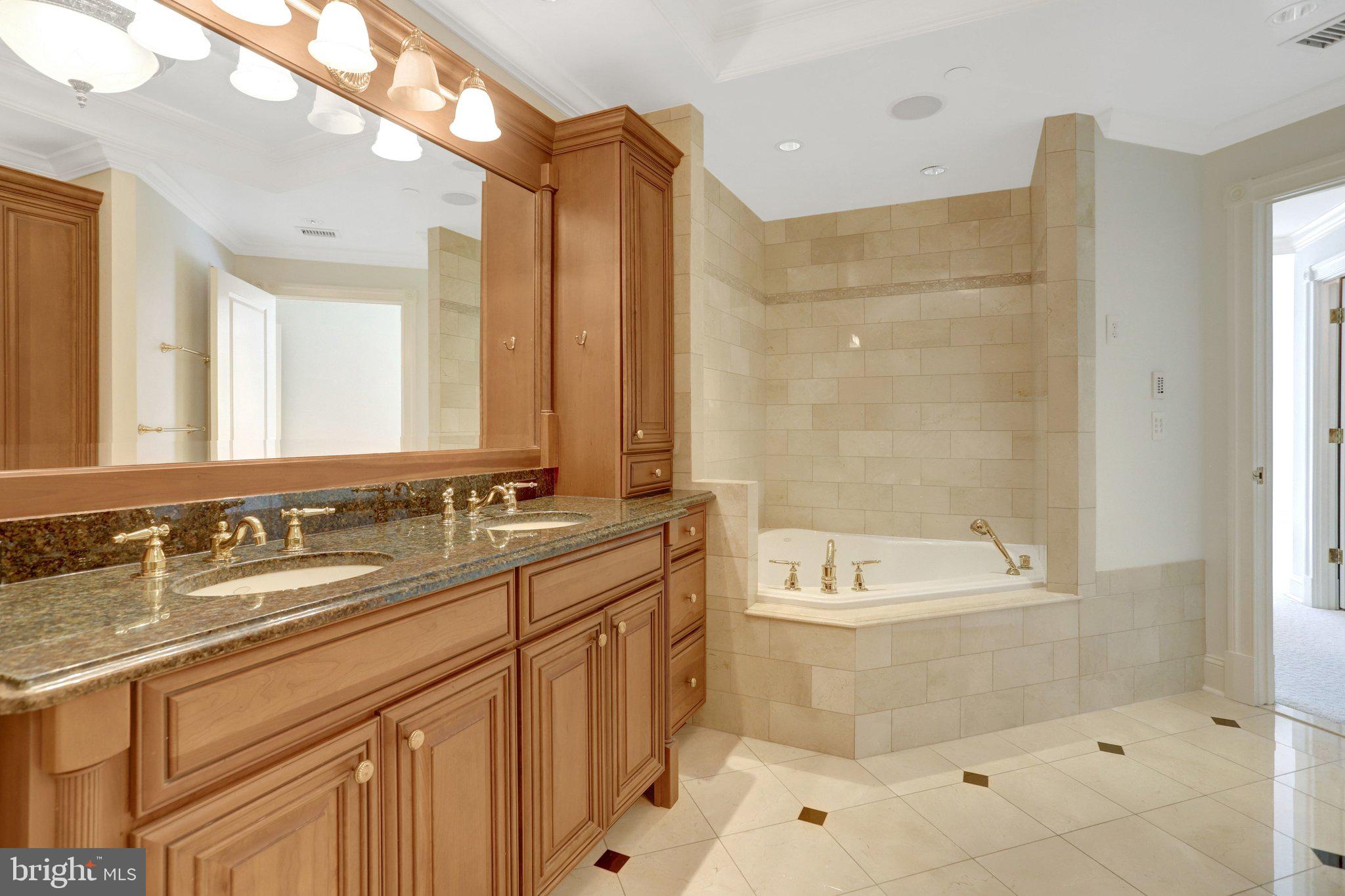 ROSSLYN - Residential