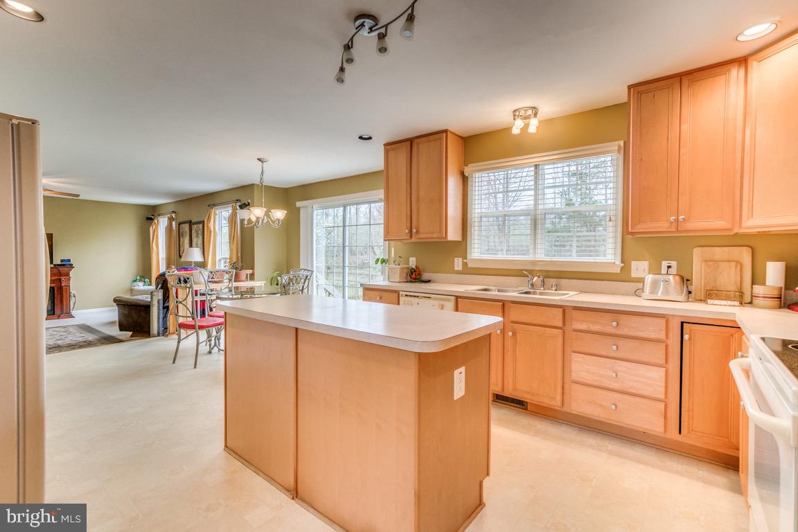 STAFFORD LAKES VILLAGE - Residential