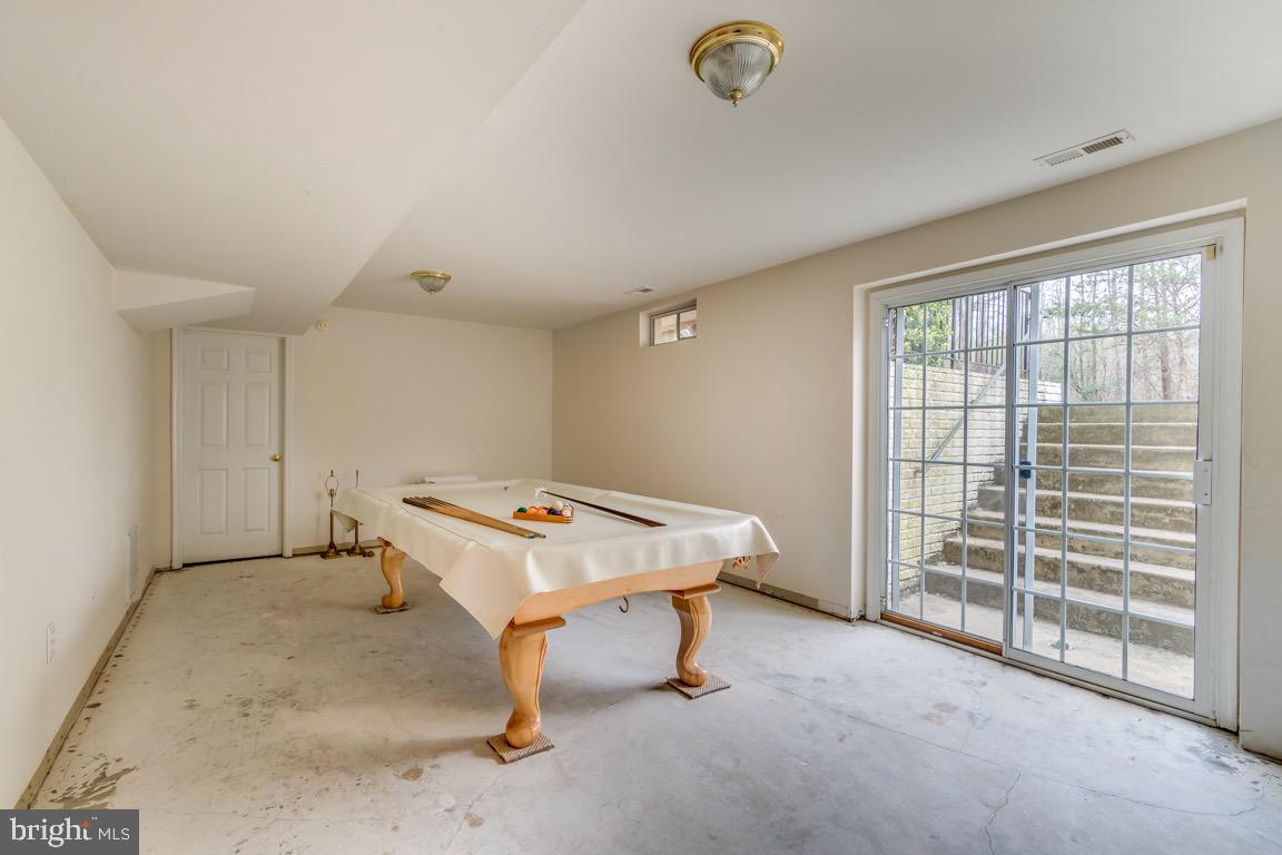 STAFFORD LAKES VILLAGE - Residential