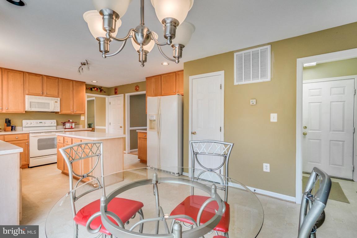 STAFFORD LAKES VILLAGE - Residential