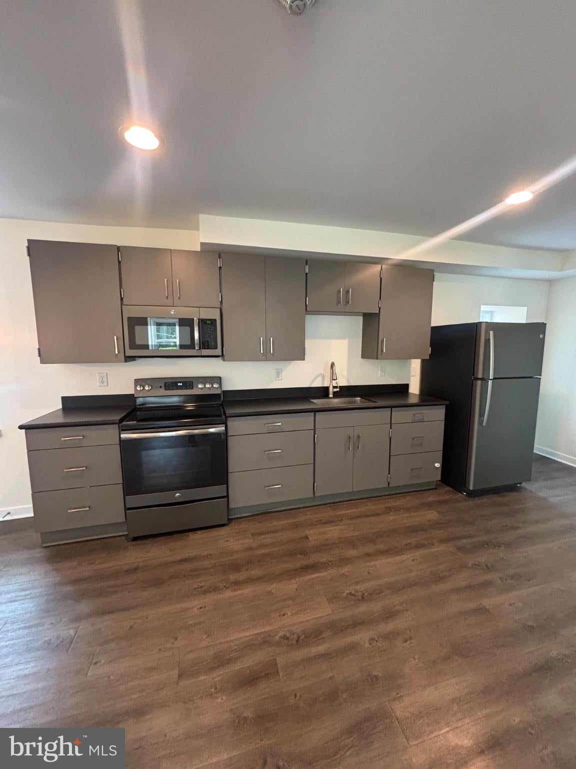 5 S VILLAGE AVENUE 5