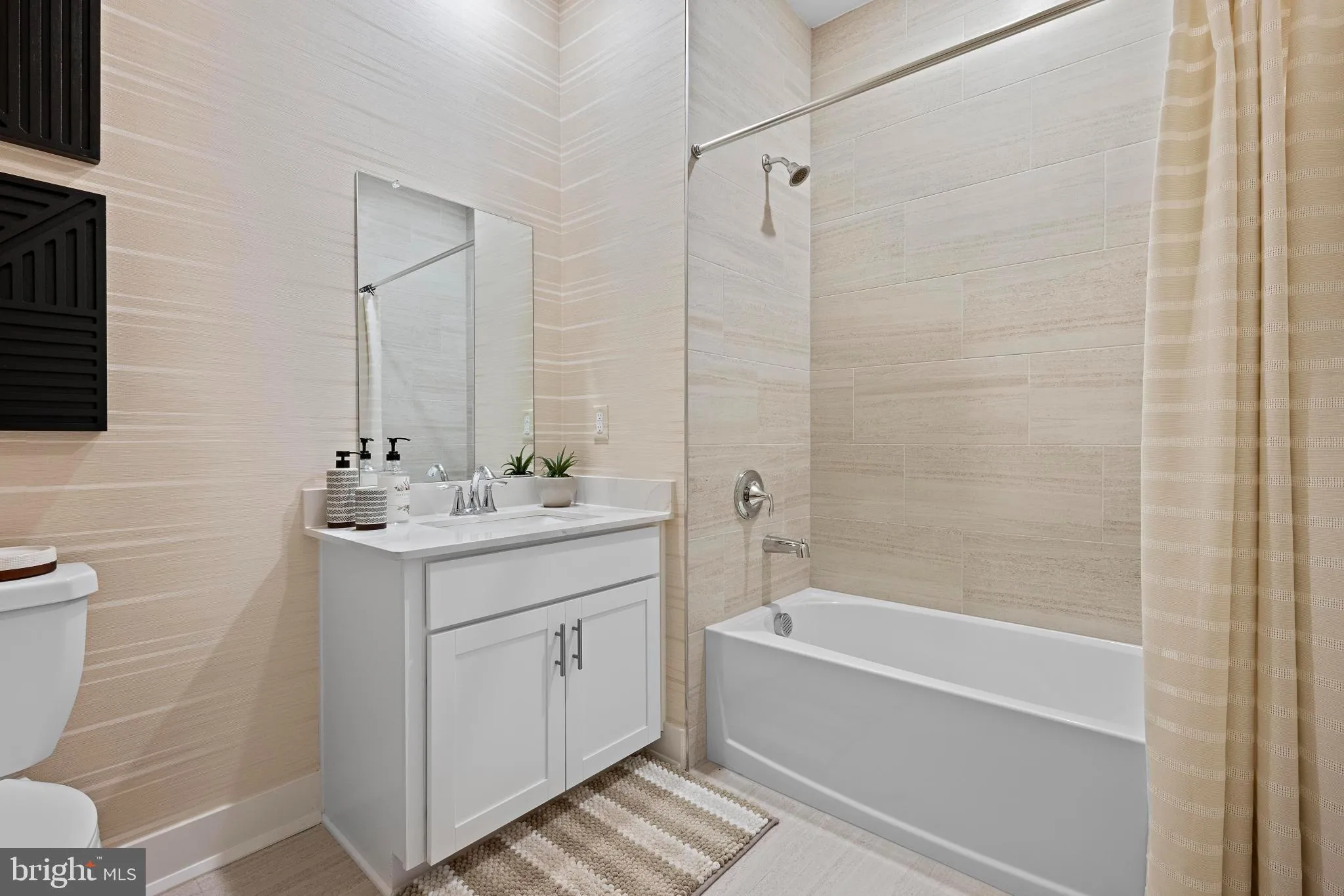 Monroe Township, New Jersey 08831, United States, 2 Bedrooms Bedrooms, ,2 BathroomsBathrooms,Residential,Active,172171