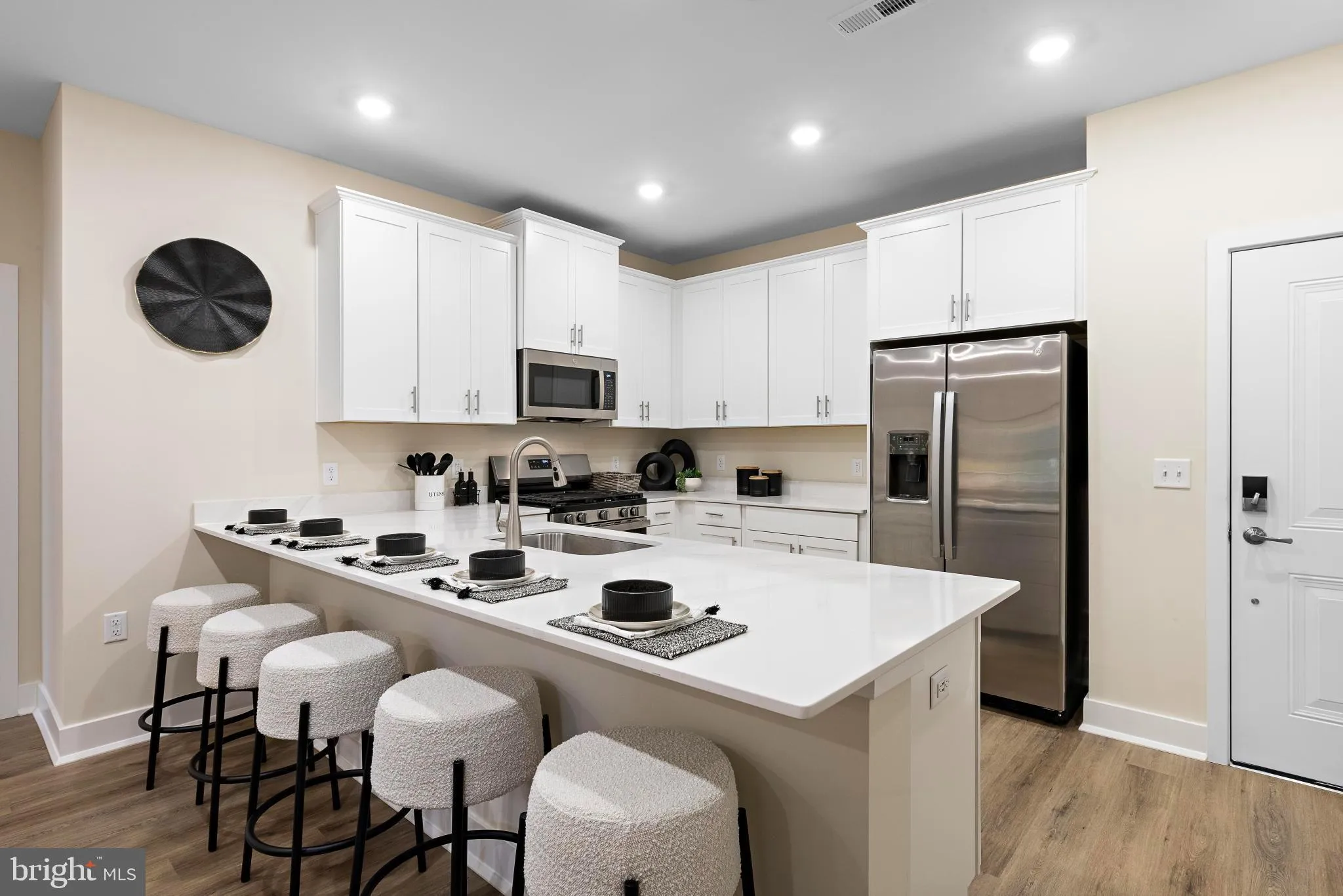 Monroe Township, New Jersey 08831, United States, 2 Bedrooms Bedrooms, ,2 BathroomsBathrooms,Residential,Active,172171