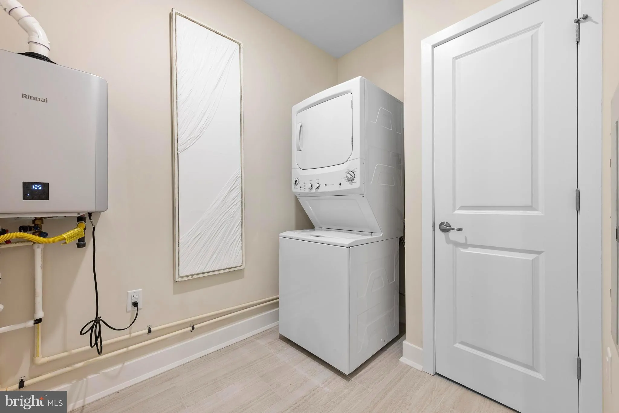 Monroe Township, New Jersey 08831, United States, 2 Bedrooms Bedrooms, ,2 BathroomsBathrooms,Residential,Active,172171