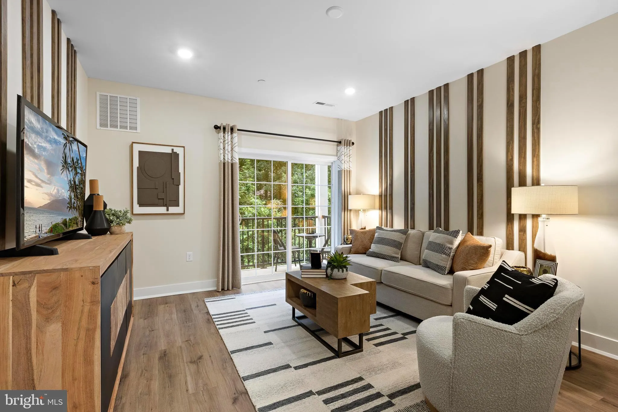 Monroe Township, New Jersey 08831, United States, 2 Bedrooms Bedrooms, ,2 BathroomsBathrooms,Residential,Active,172171