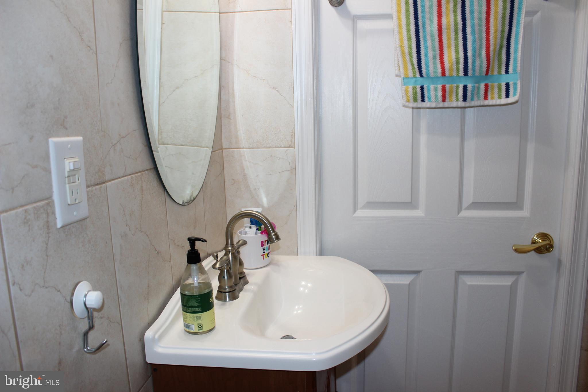 EAST FALLS - Residential Lease