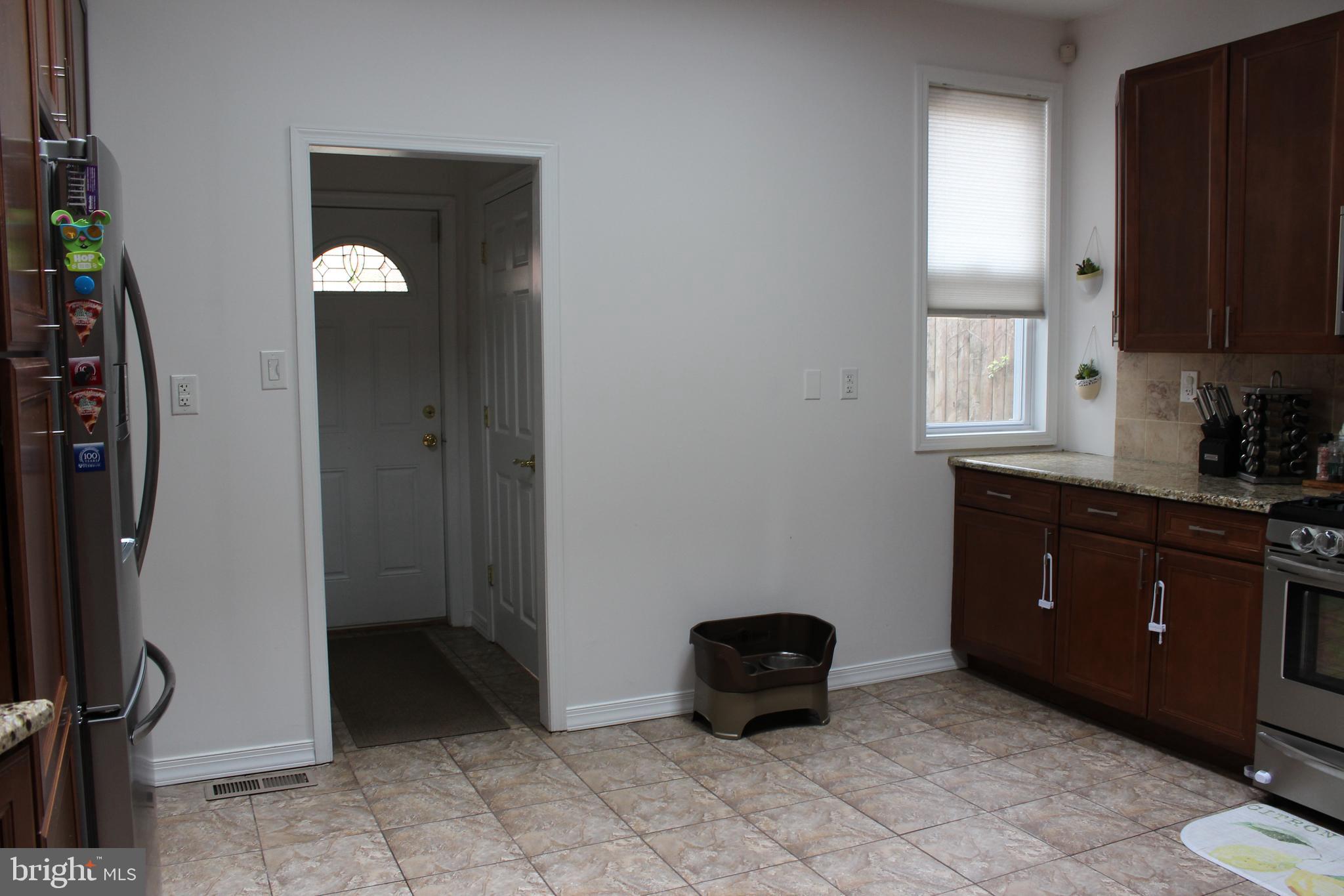 EAST FALLS - Residential Lease