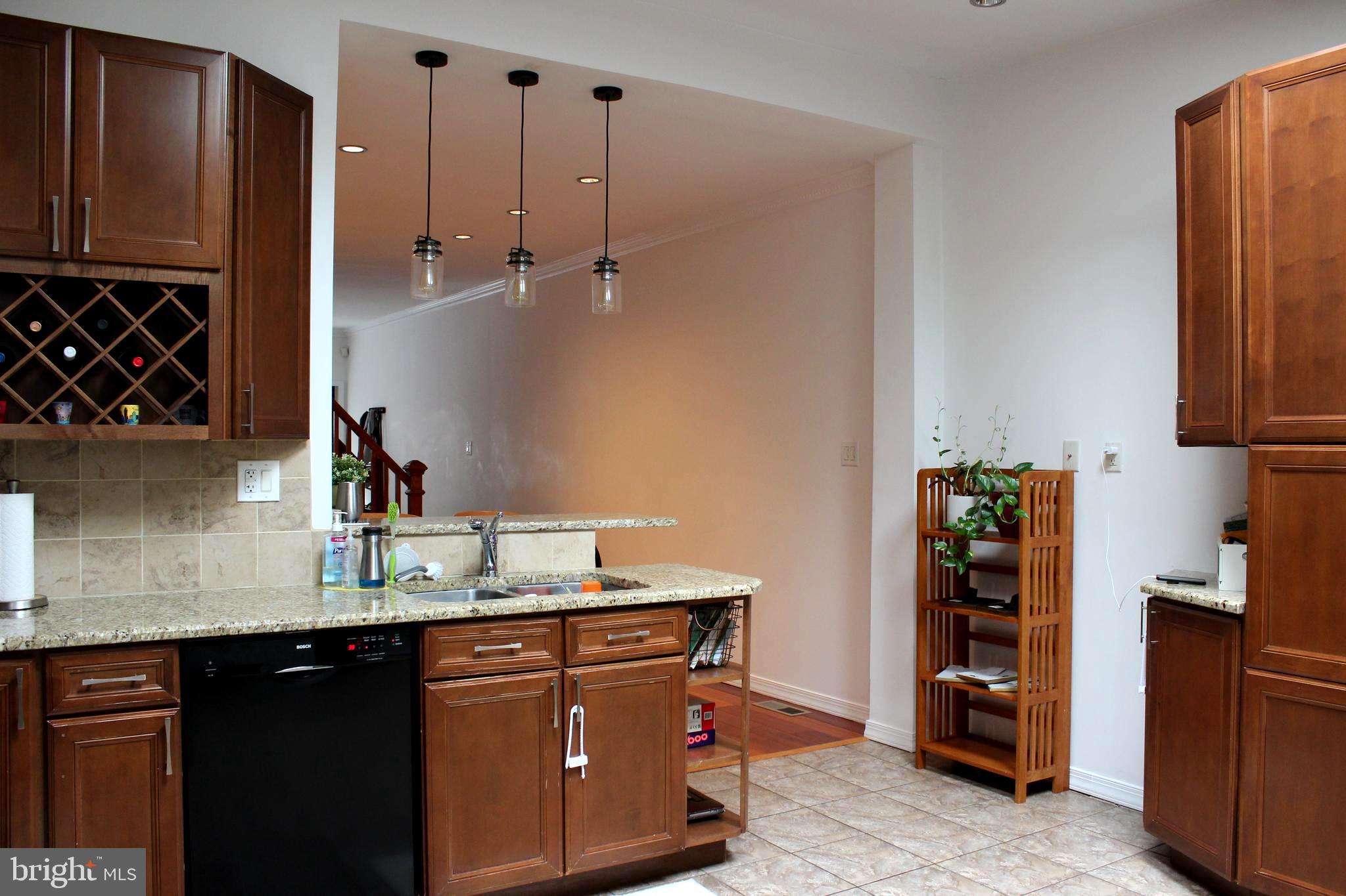 EAST FALLS - Residential Lease