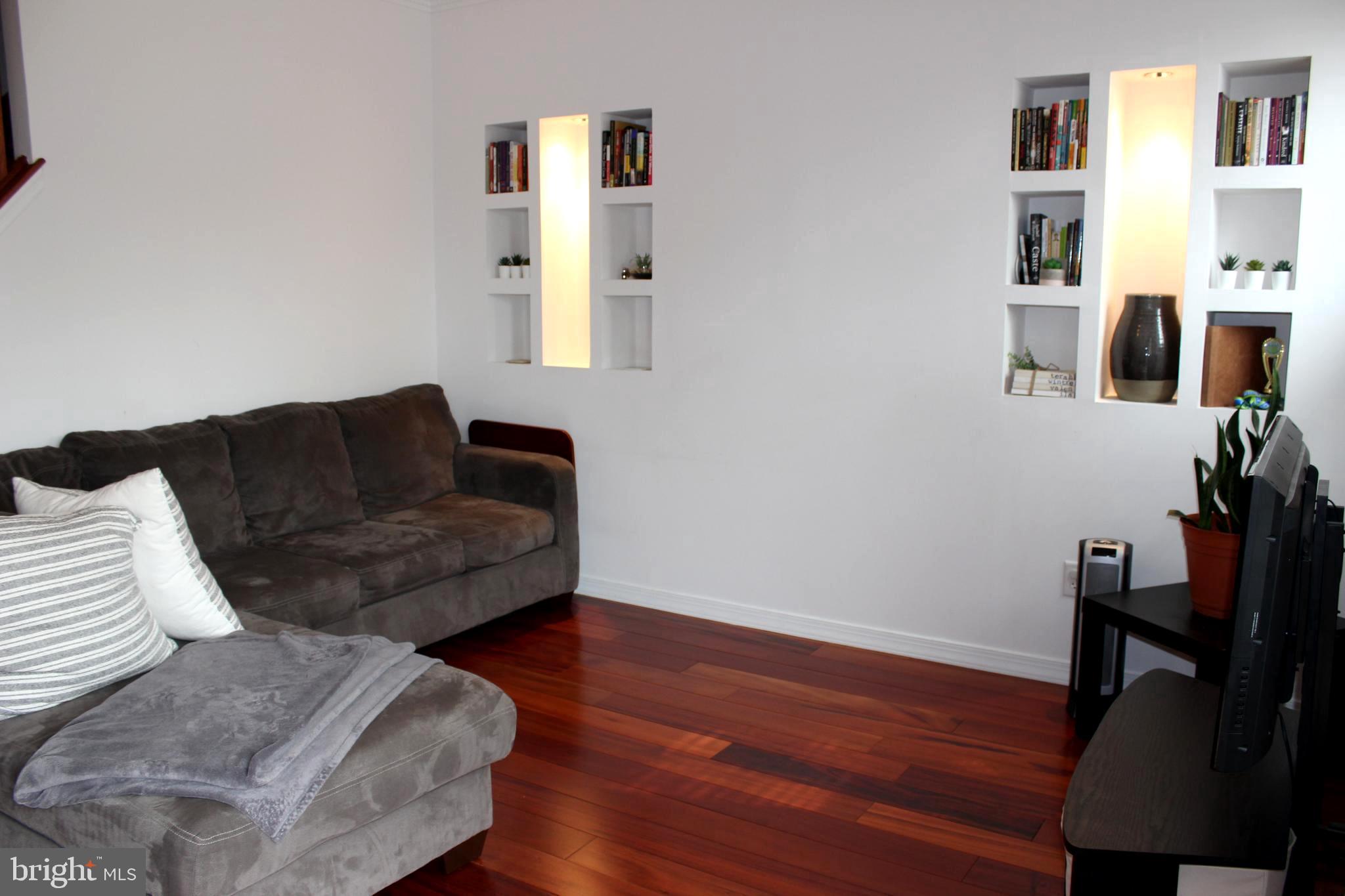 EAST FALLS - Residential Lease