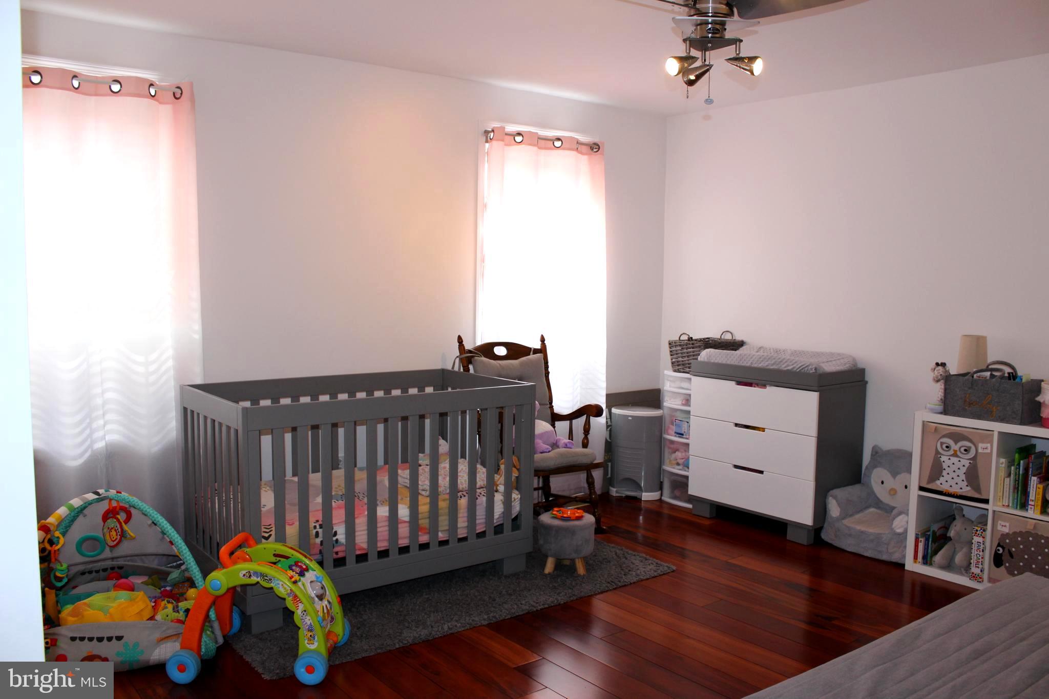 EAST FALLS - Residential Lease