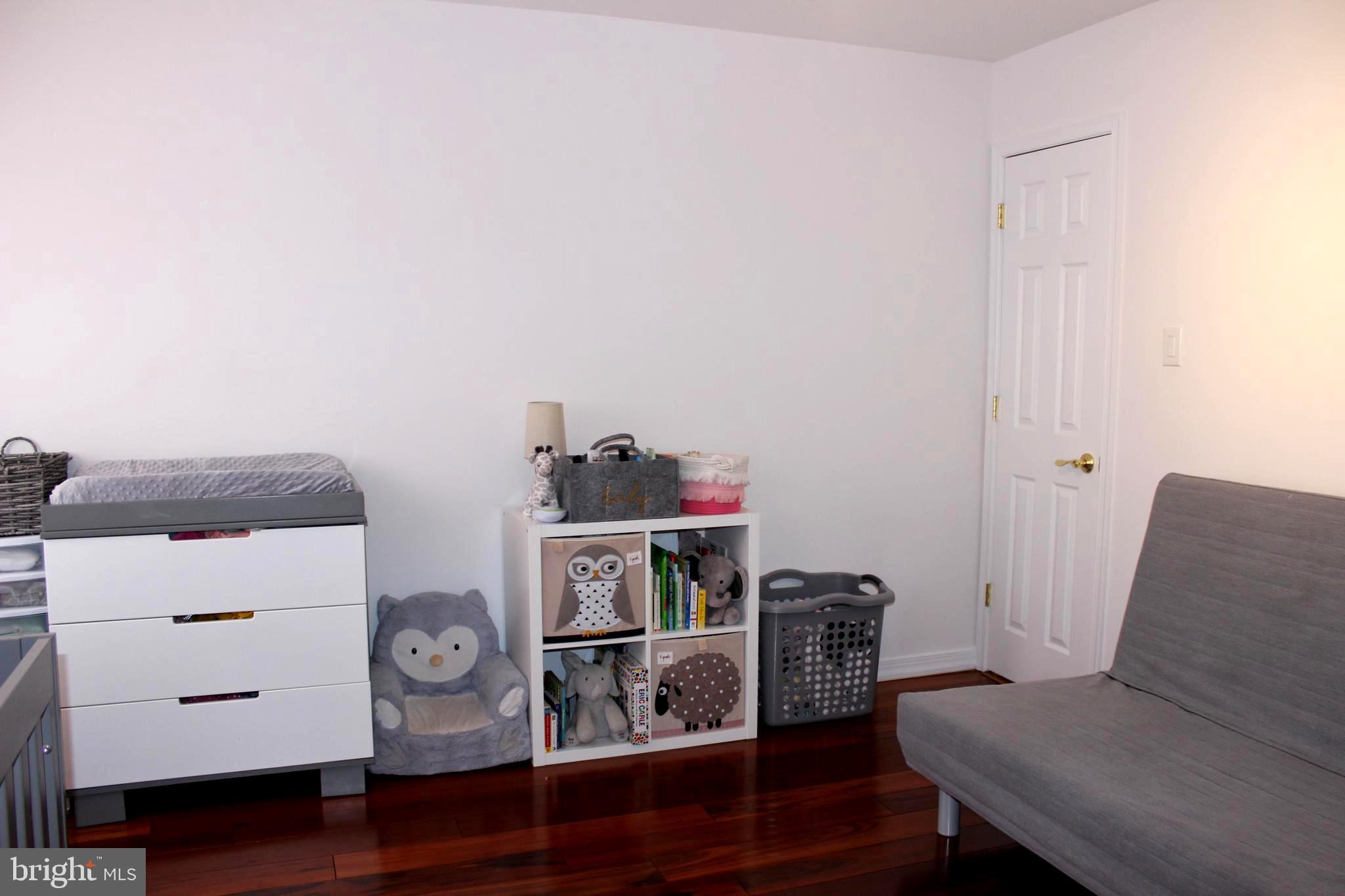 EAST FALLS - Residential Lease