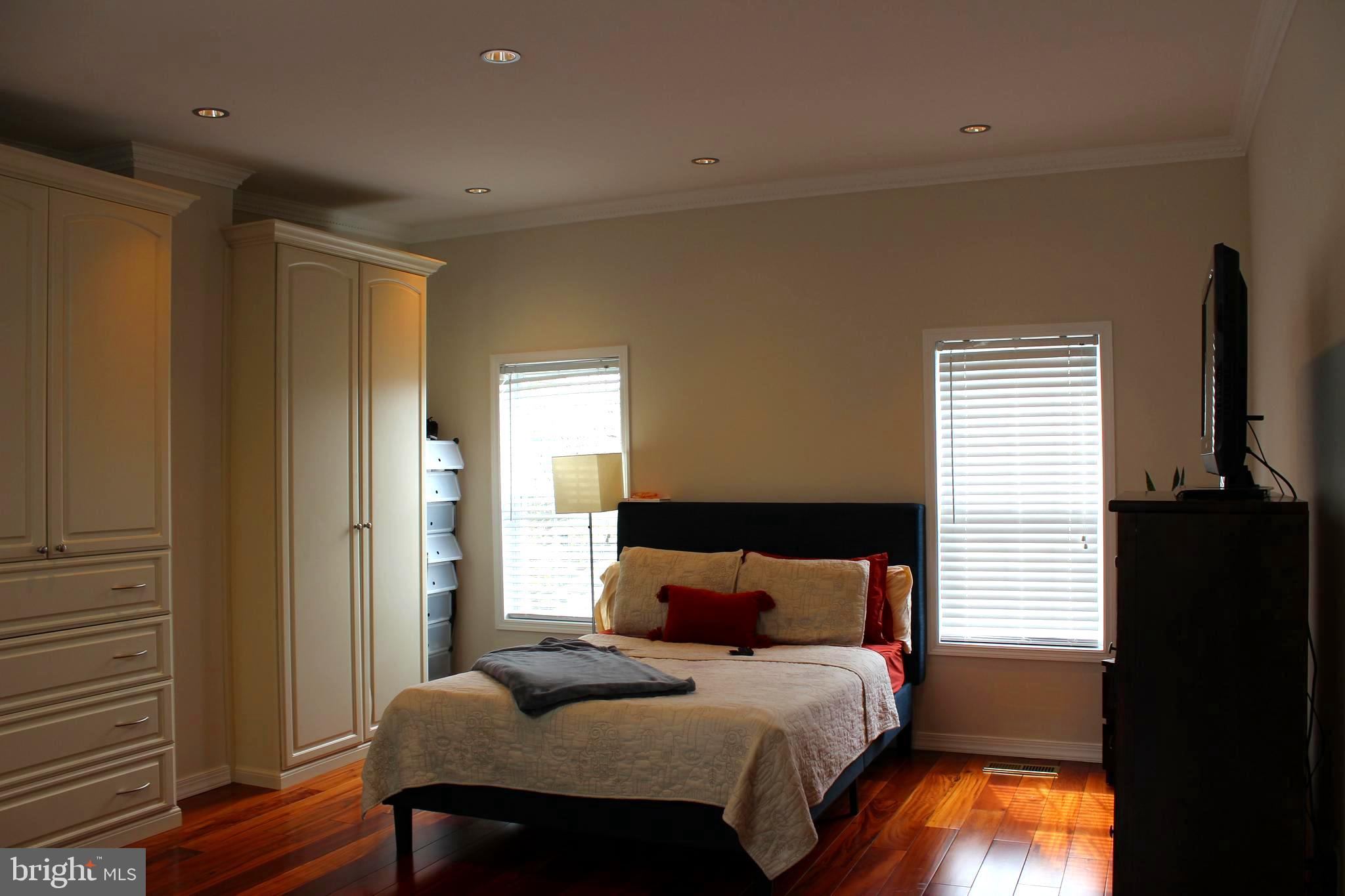 EAST FALLS - Residential Lease