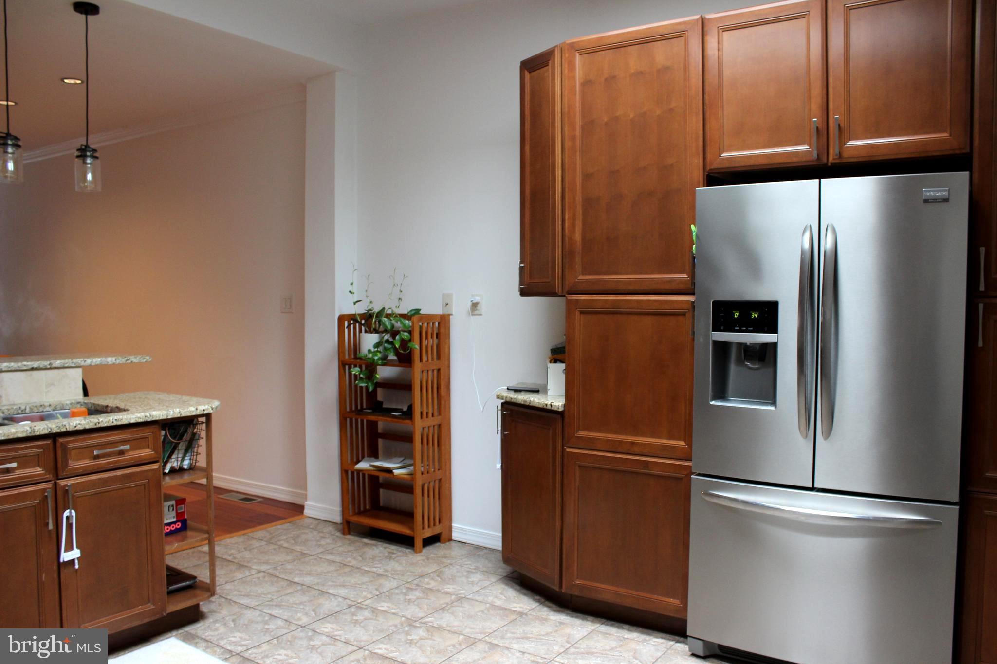 EAST FALLS - Residential Lease