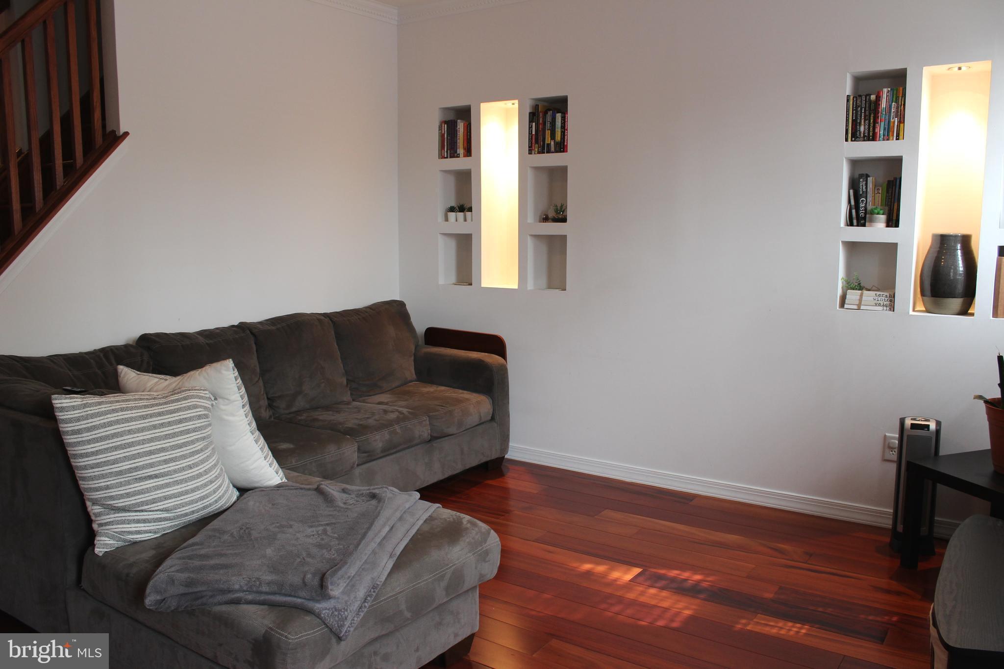 EAST FALLS - Residential Lease