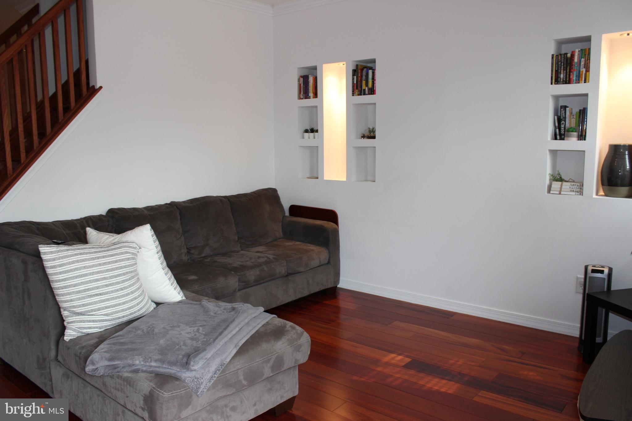 EAST FALLS - Residential Lease