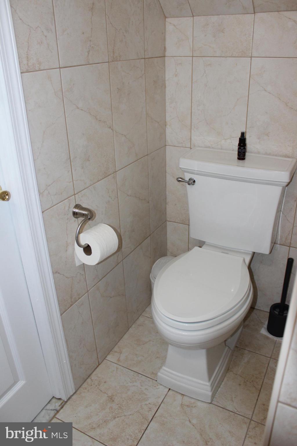 EAST FALLS - Residential Lease