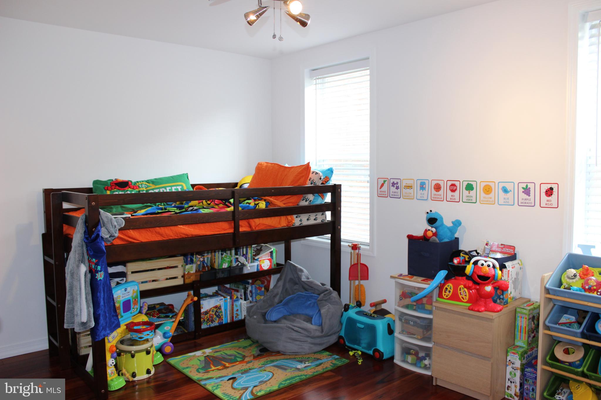 EAST FALLS - Residential Lease