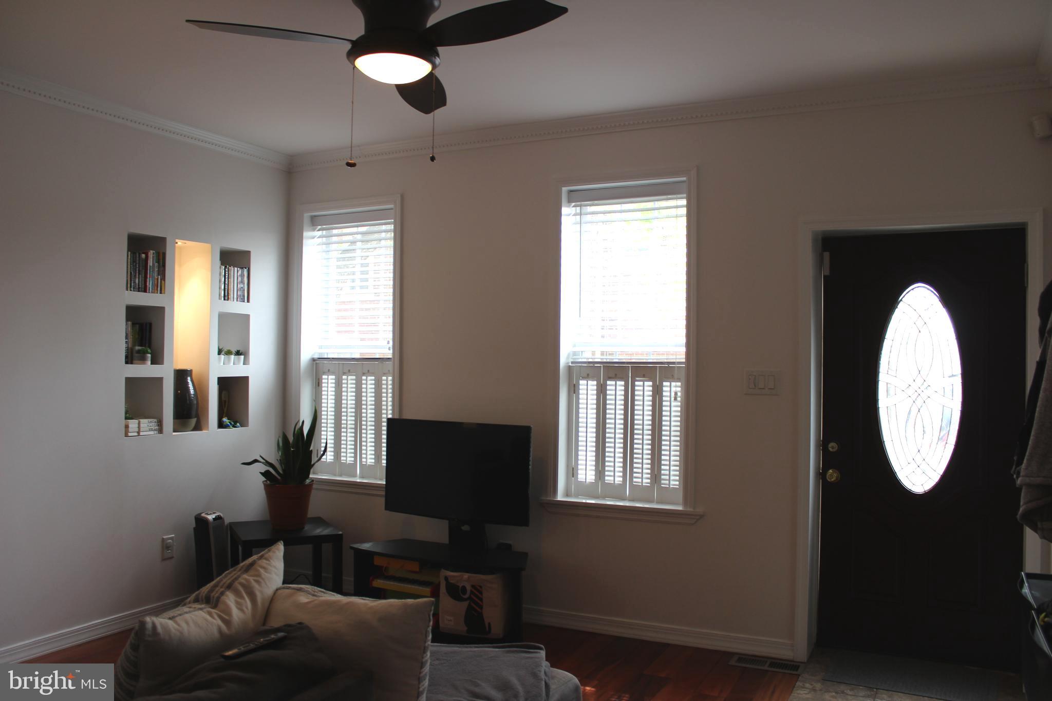 EAST FALLS - Residential Lease