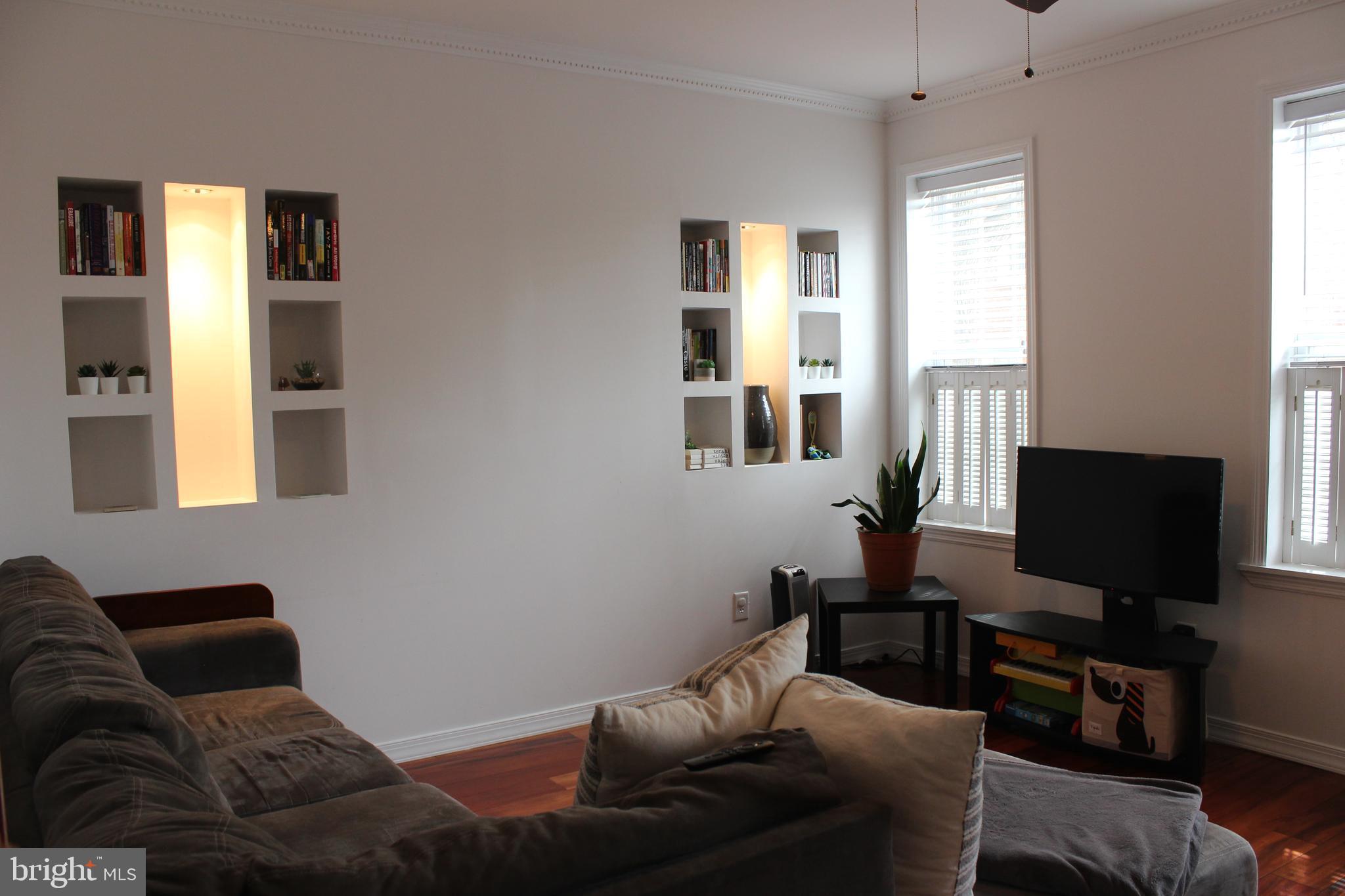 EAST FALLS - Residential Lease