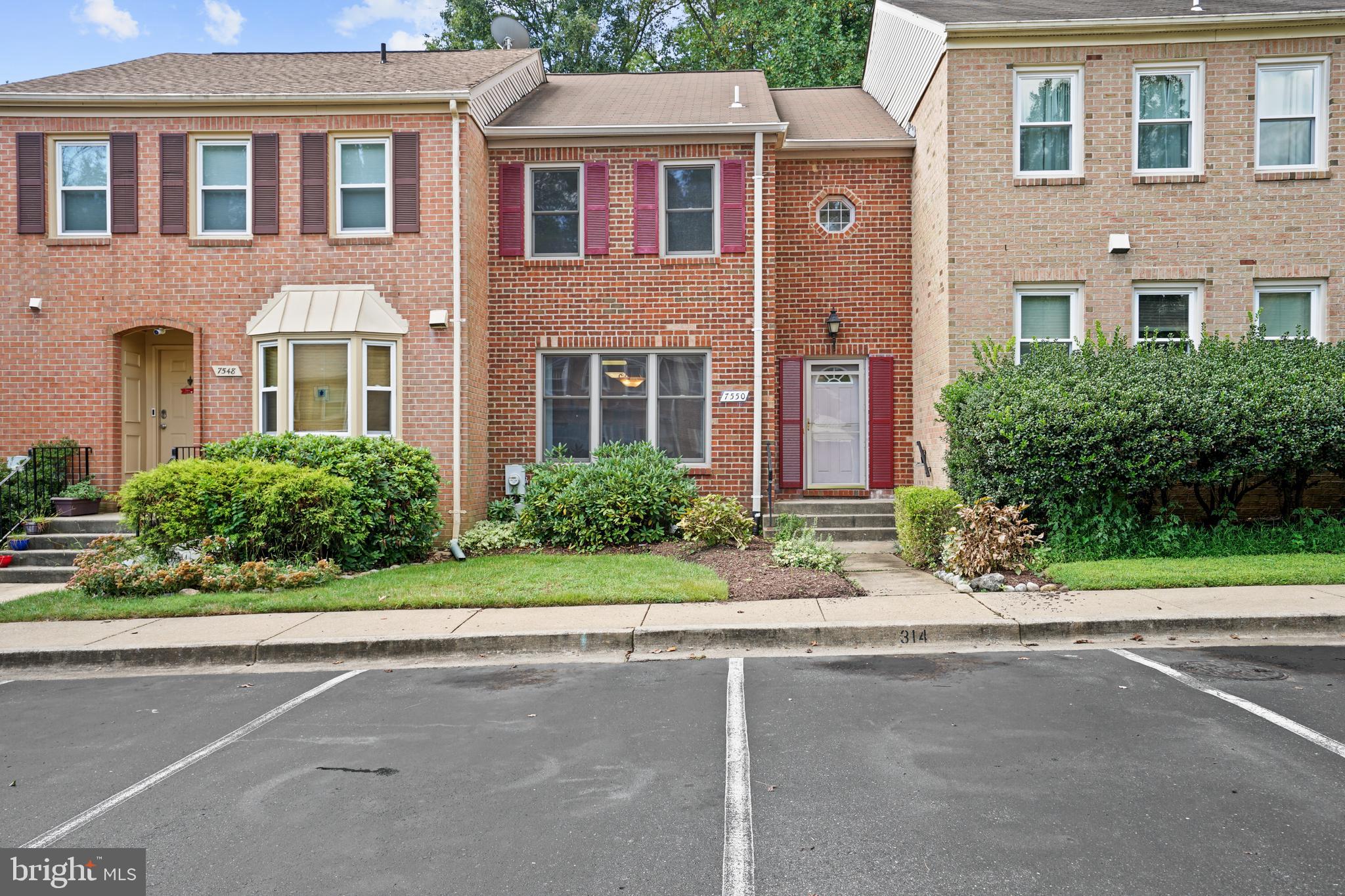 INVERNESS KNOLLS - Residential Lease